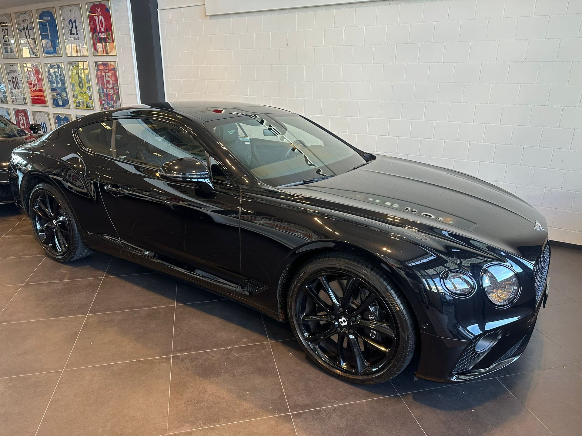 BENTLEY Continental GT 4.0 V8-image-1