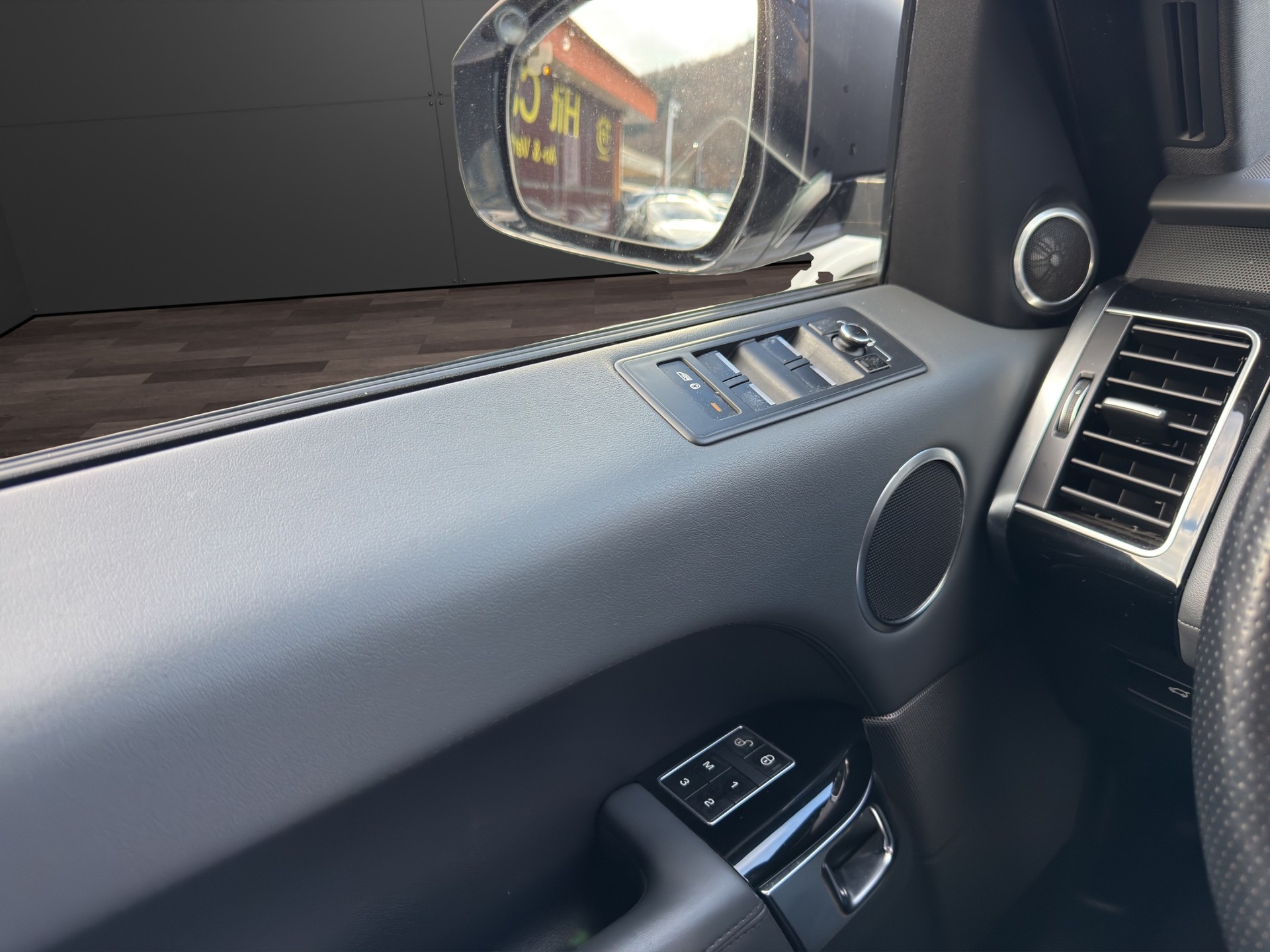 LAND ROVER Range Rover Sport 3.0 SDV6 SE Automatic-image-9