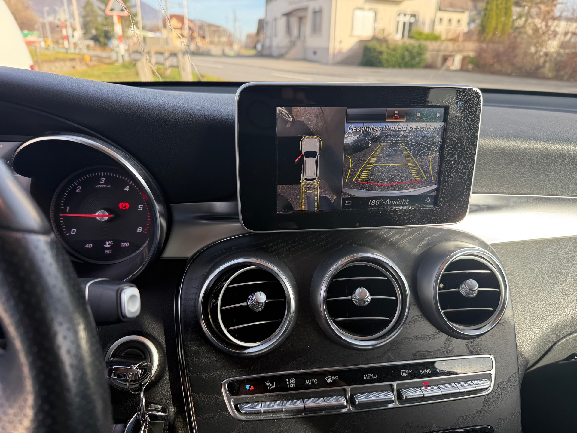 MERCEDES-BENZ GLC 250 d 4Matic 9G-Tronic-image-12