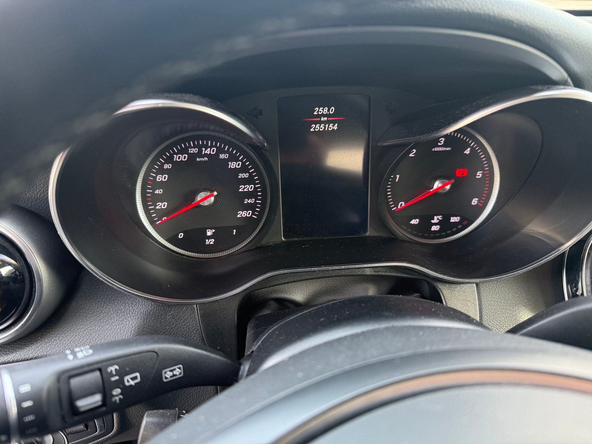 MERCEDES-BENZ GLC 250 d 4Matic 9G-Tronic-image-10