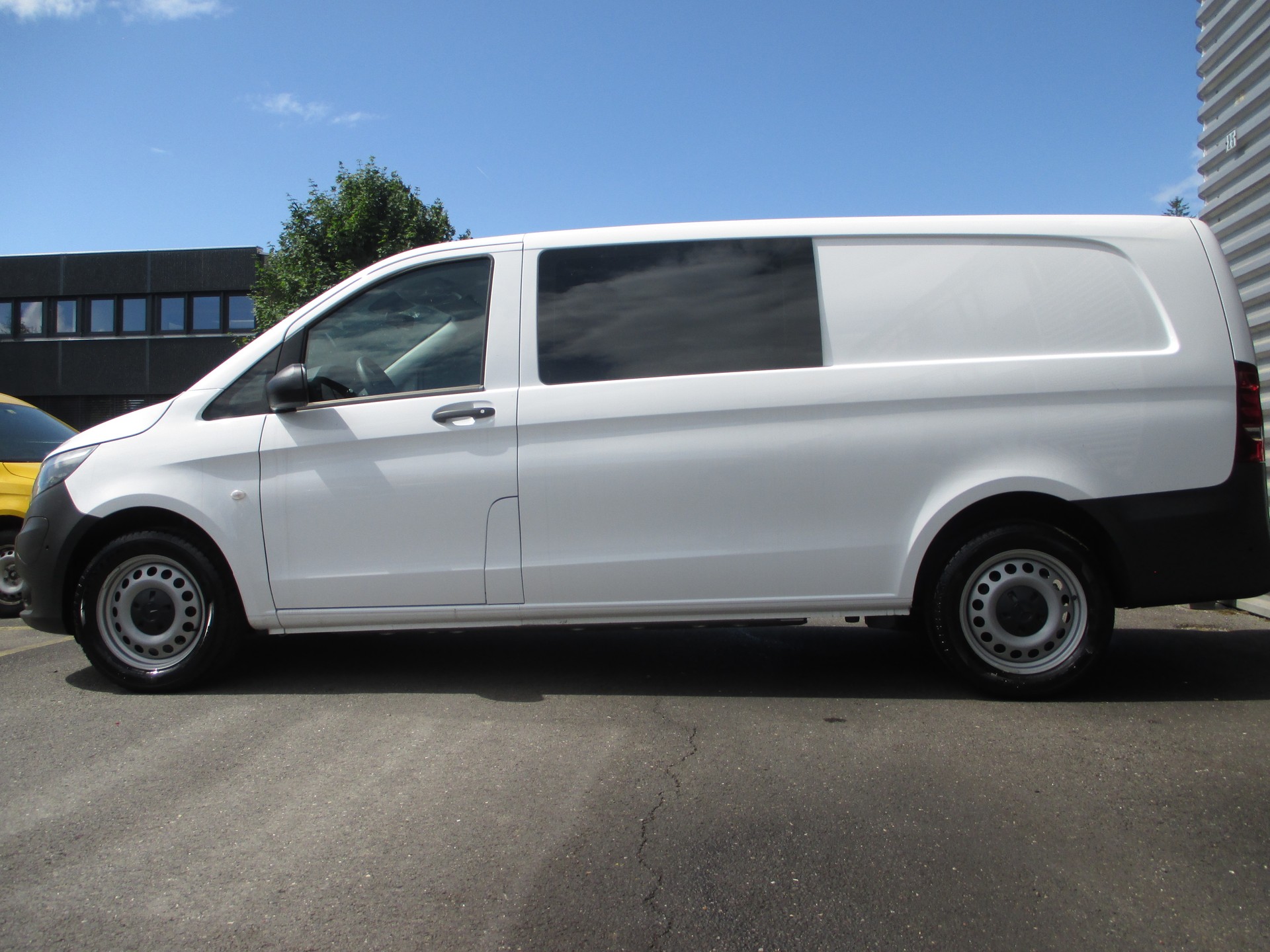 MERCEDES-BENZ eVito 112 Extralang-image-8