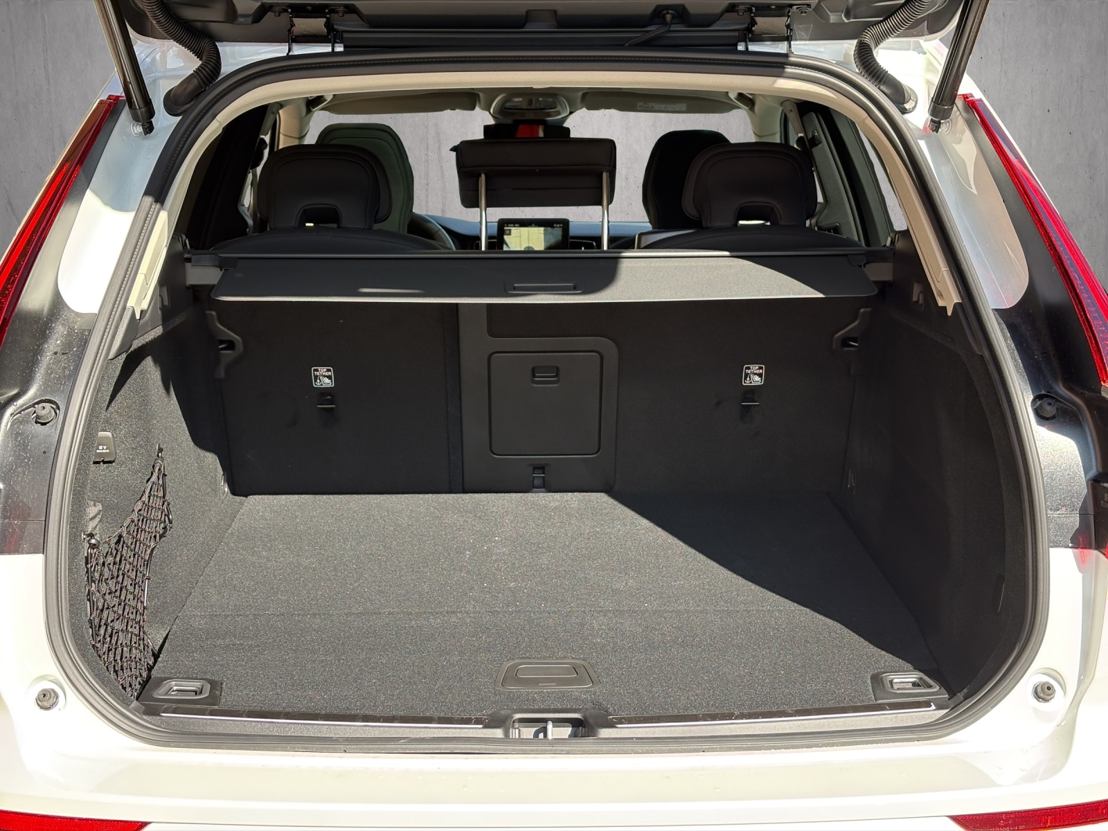 VOLVO XC60 2.0 T8 TE Ultra Dark eAWD-image-13