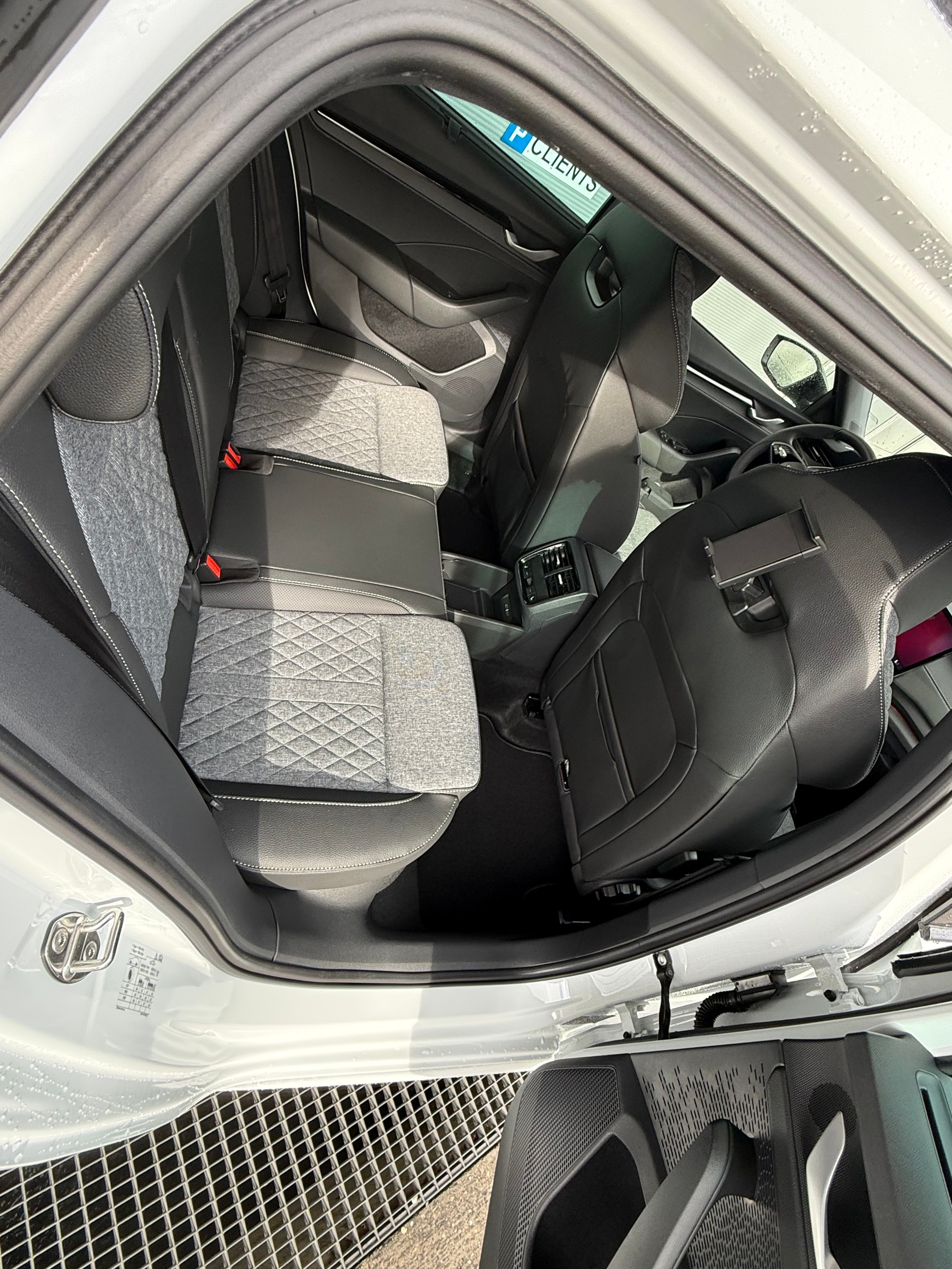 SKODA Octavia Combi 2.0 TSI DSG Sport Line 4x4 / VENDUE VERKAUFT-image-5