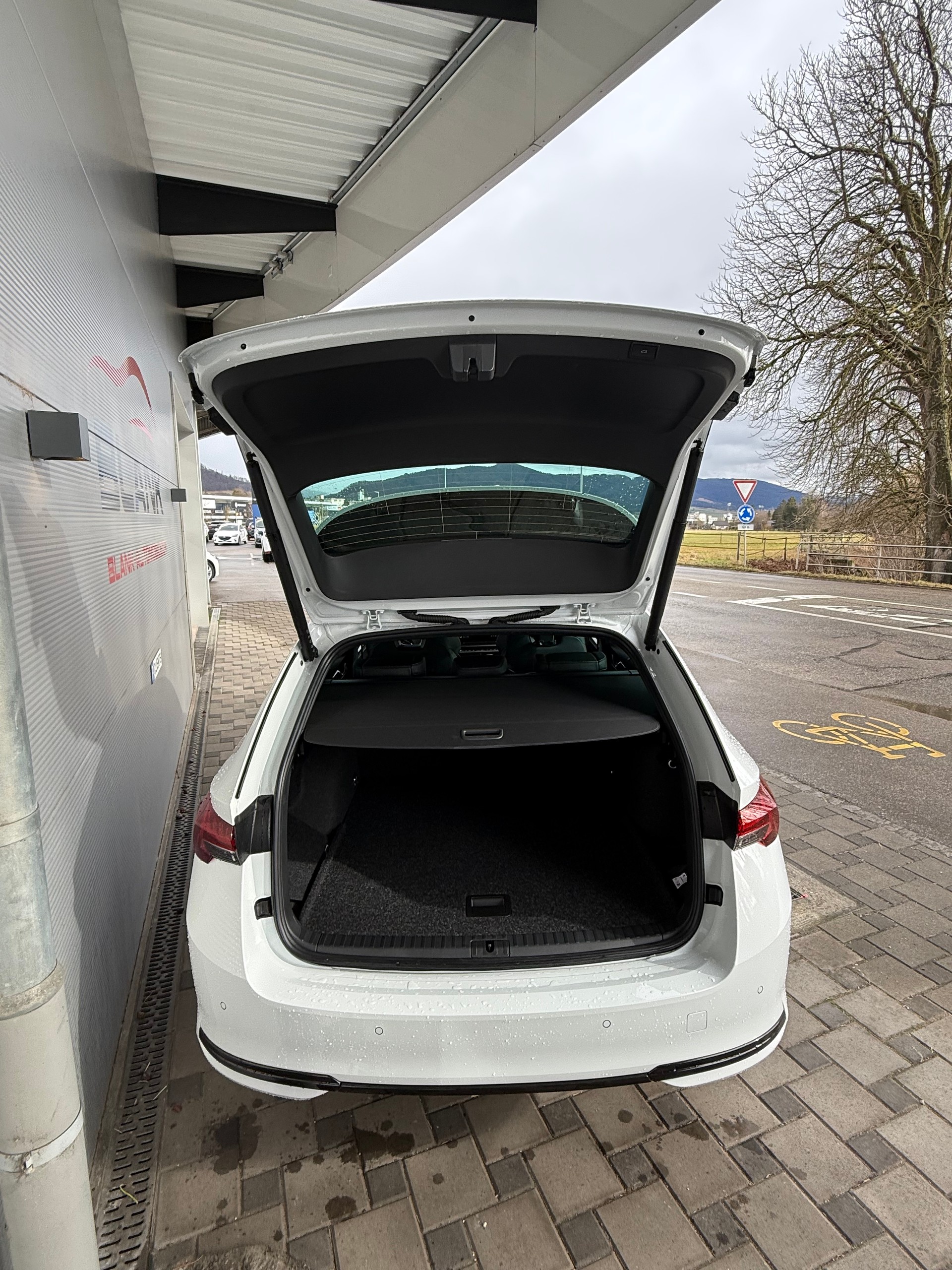 SKODA Octavia Combi 2.0 TSI DSG Sport Line 4x4 / VENDUE VERKAUFT-image-4