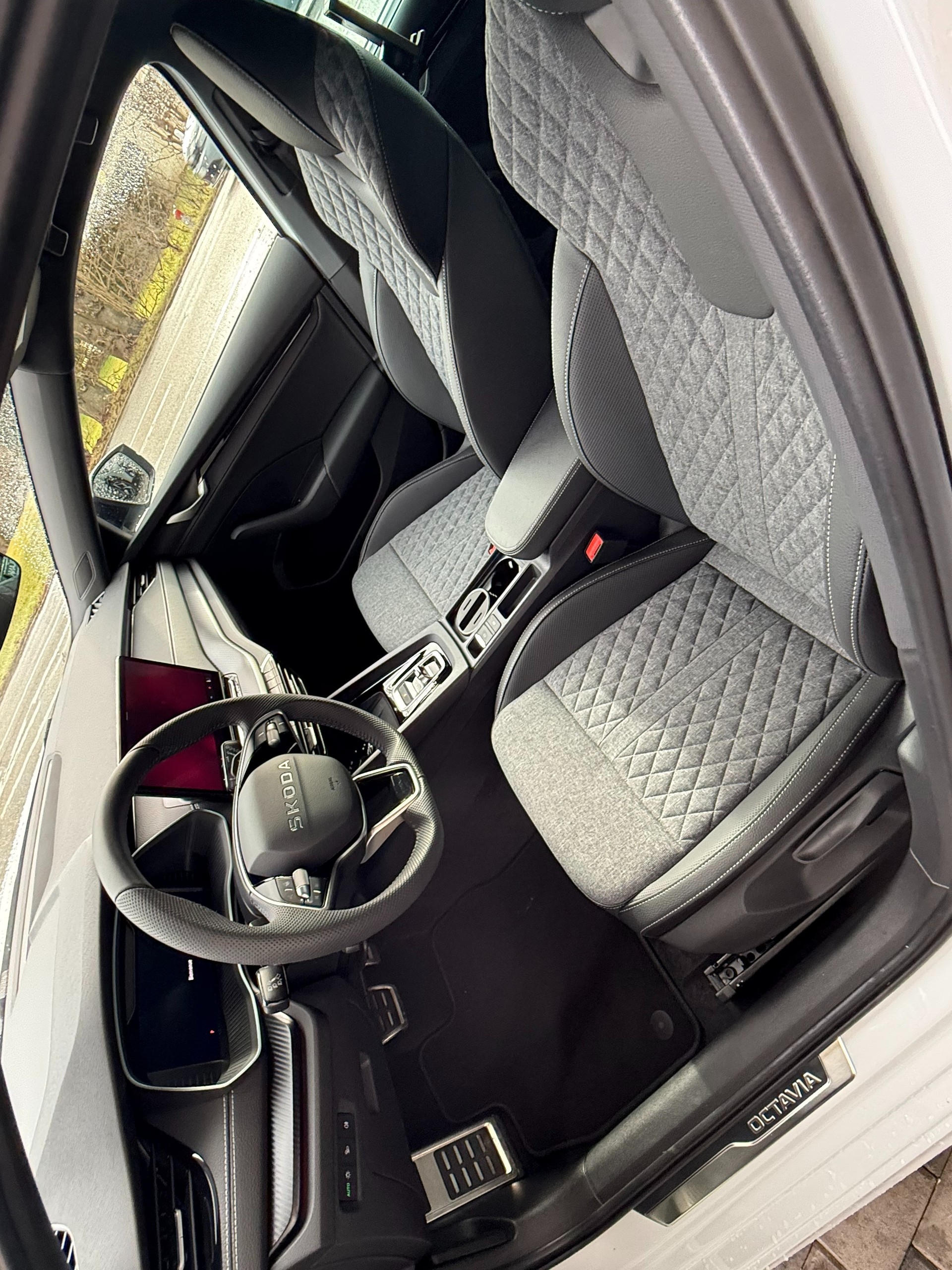 SKODA Octavia Combi 2.0 TSI DSG Sport Line 4x4 / VENDUE VERKAUFT-image-7