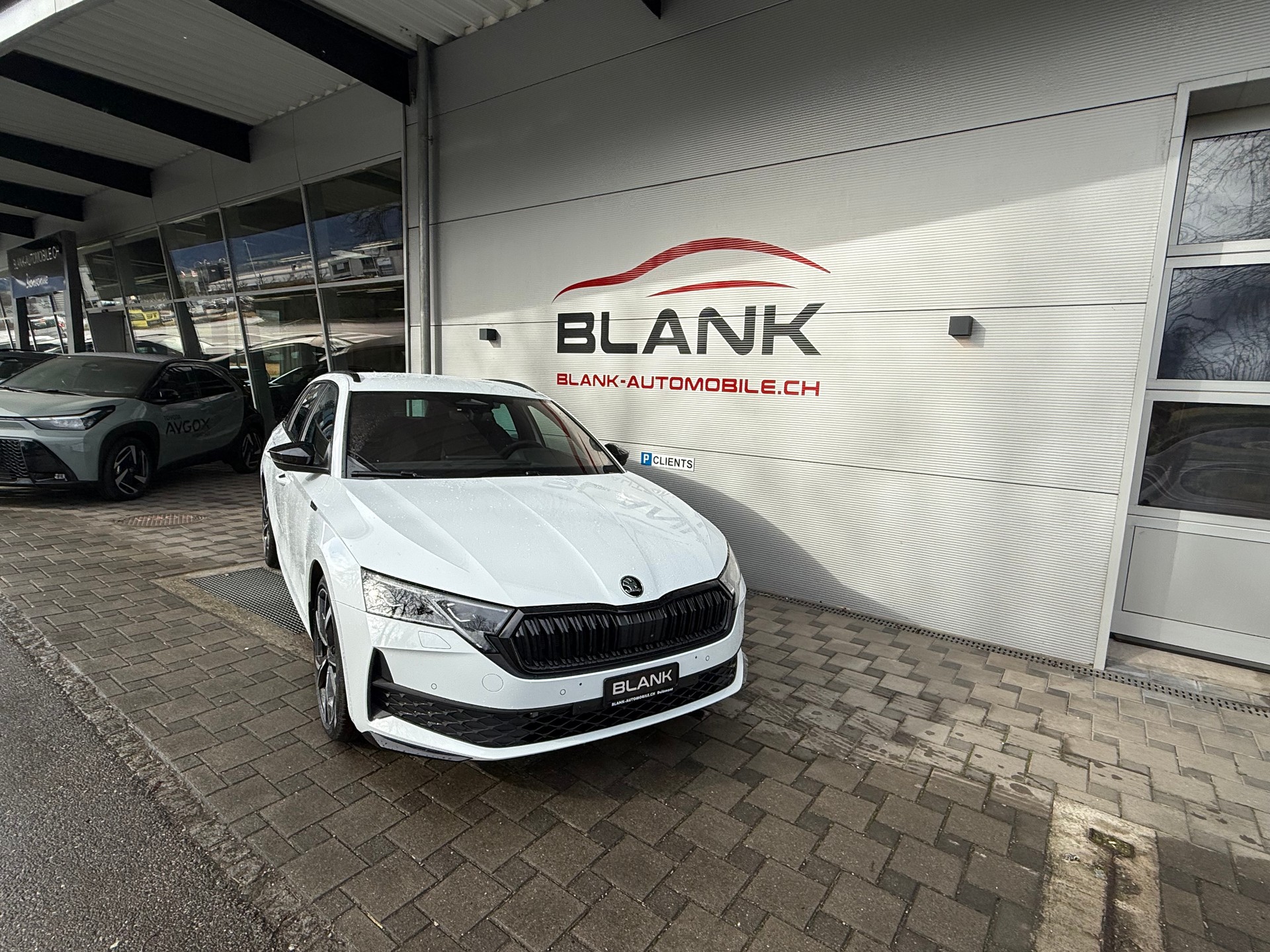 SKODA Octavia Combi 2.0 TSI DSG Sport Line 4x4 / VENDUE VERKAUFT-image-1