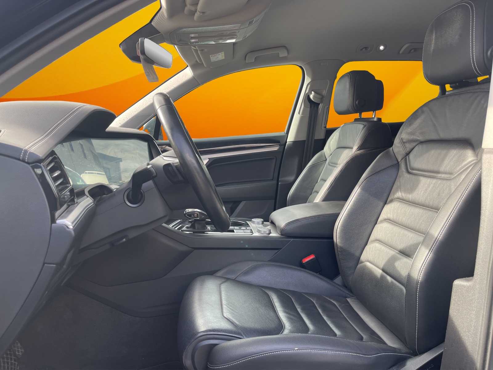 VW Touareg 3.0 TDI Elegance Tiptronic-image-9