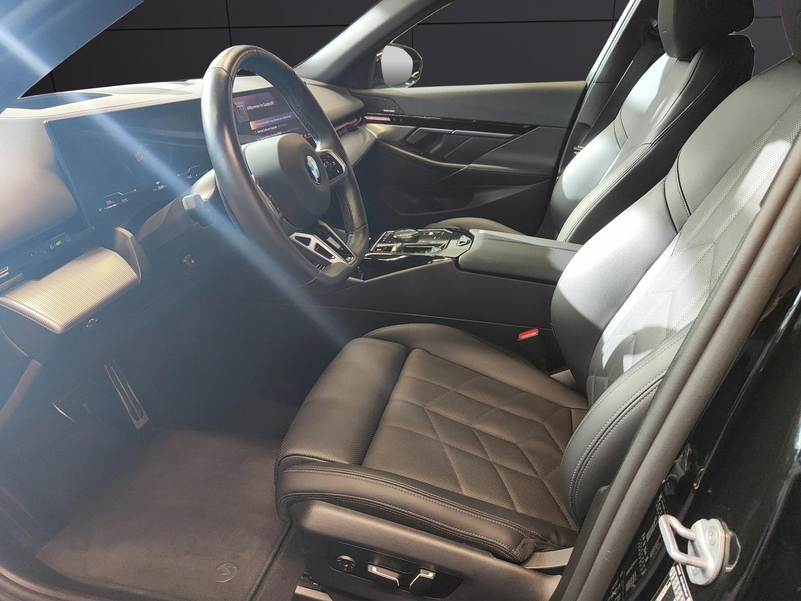 BMW 520d xDrive Touring Attraktiven Leasingzinssatz ab 1,9 % bei Abschluss einer BMW Fahrzeugversicherung.-image-1