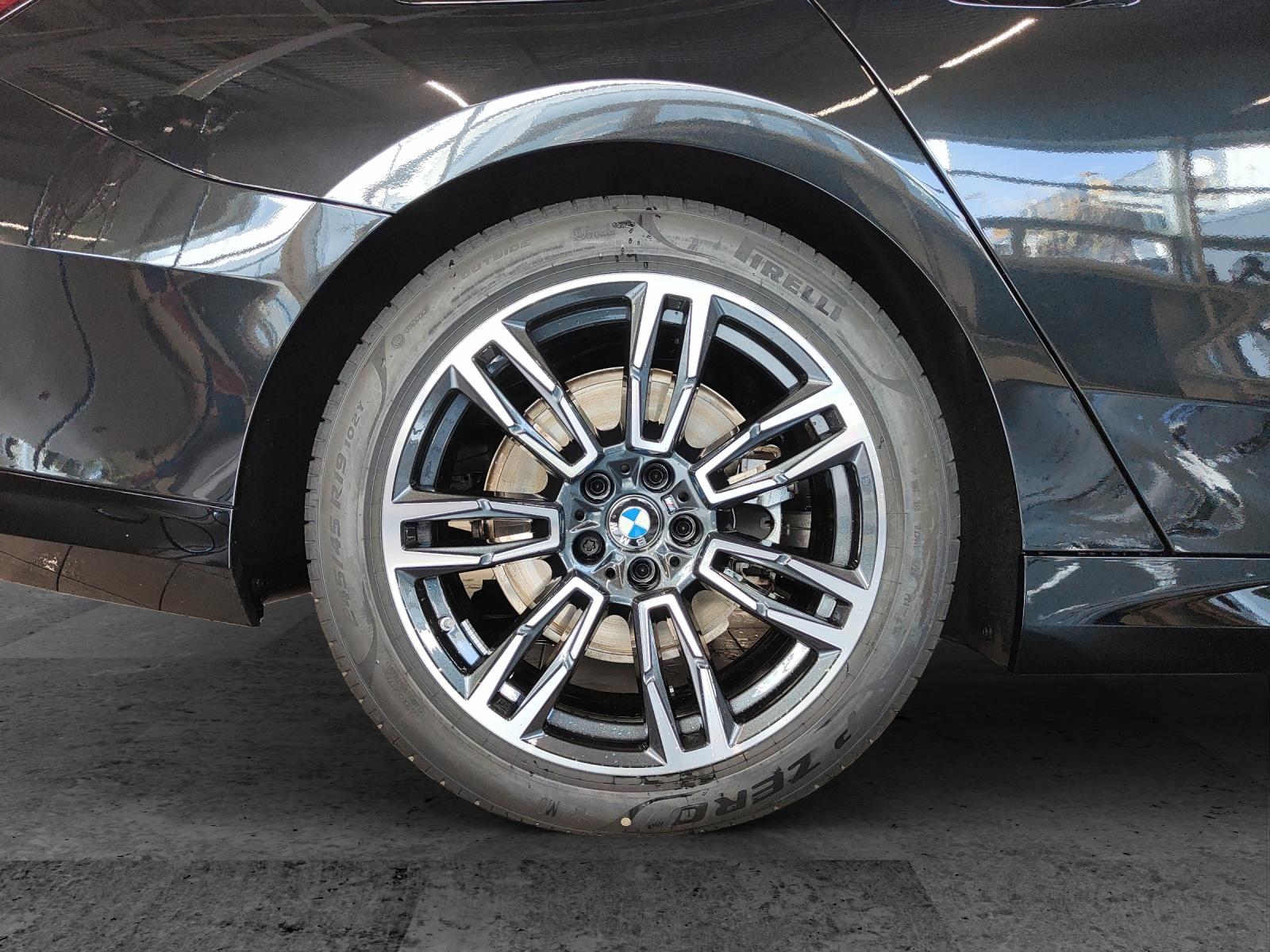 BMW 520d xDrive Touring Attraktiven Leasingzinssatz ab 1,9 % bei Abschluss einer BMW Fahrzeugversicherung.-image-6