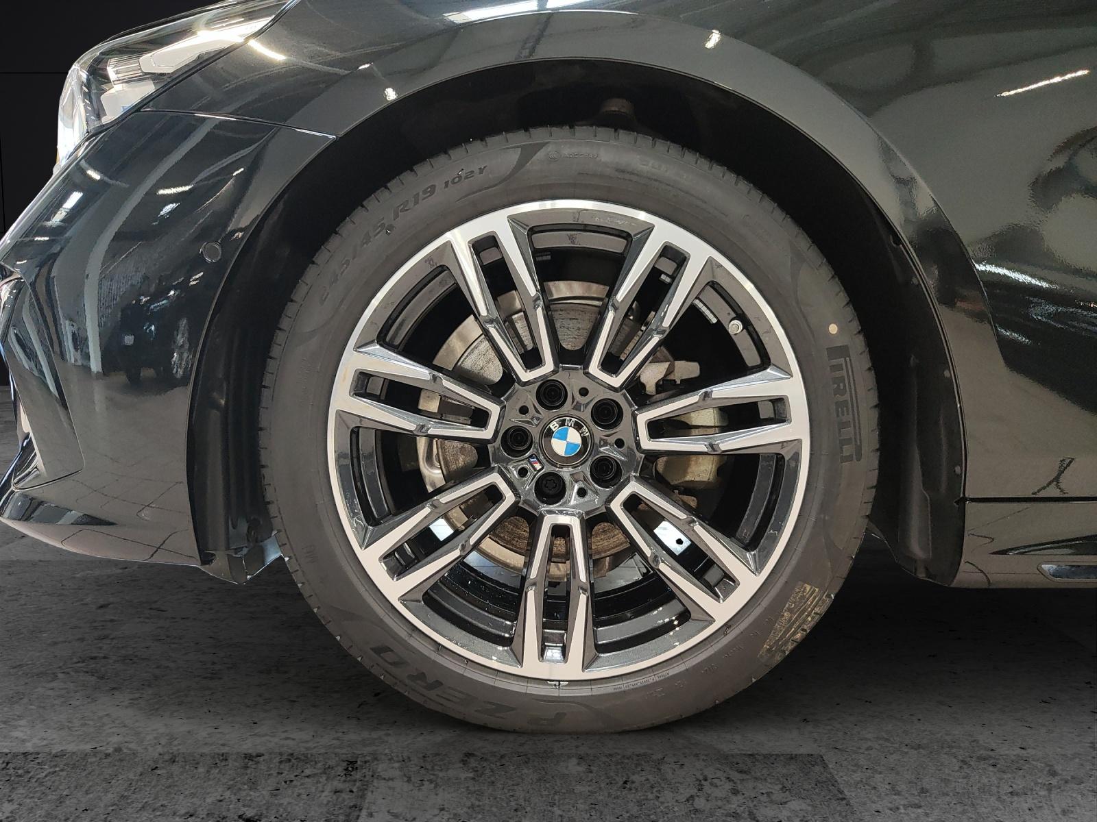 BMW 520d xDrive Touring Attraktiven Leasingzinssatz ab 1,9 % bei Abschluss einer BMW Fahrzeugversicherung.-image-4