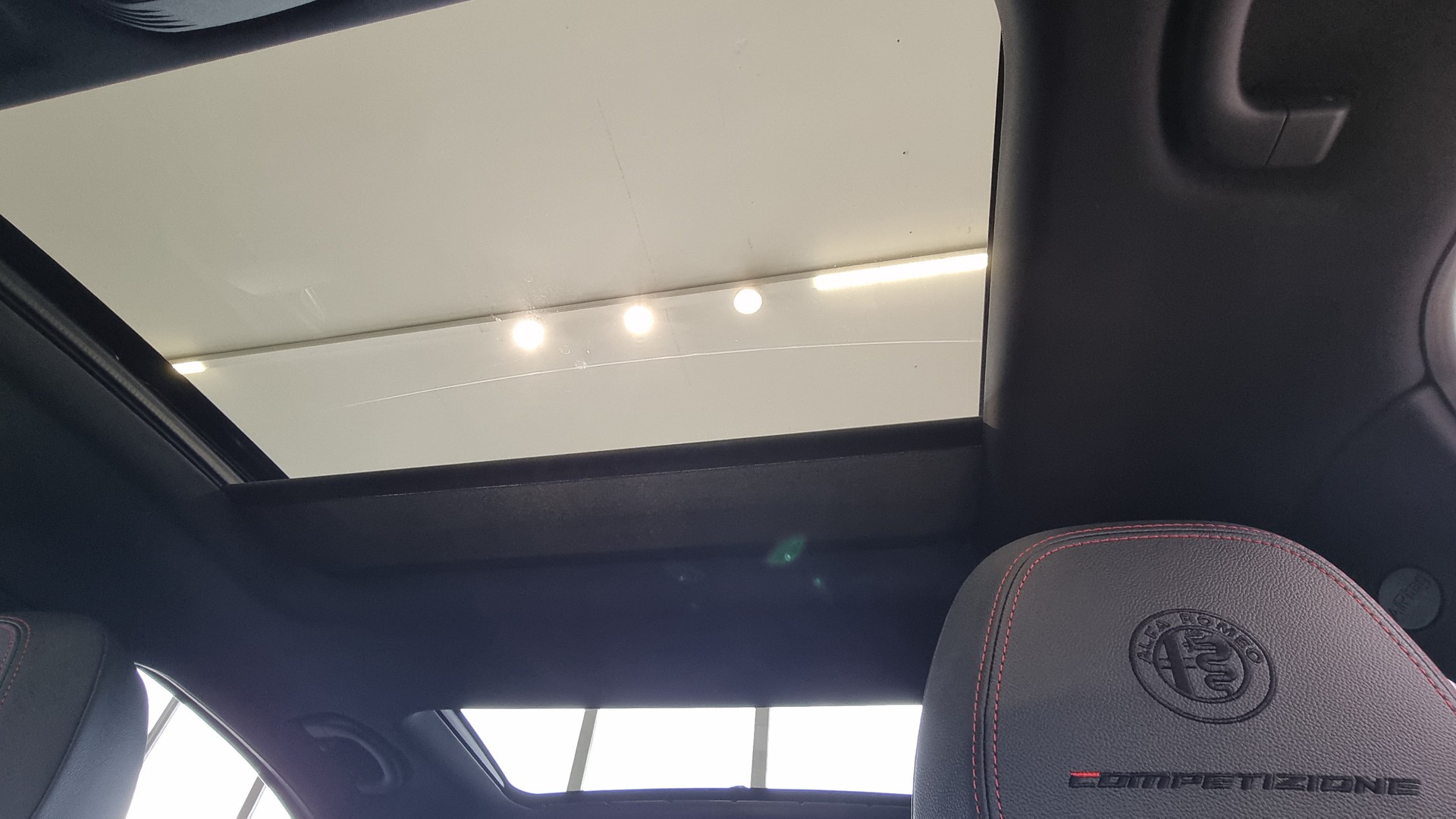 ALFA ROMEO Giulia 2.0 Q4 Competizione Sky-image-15