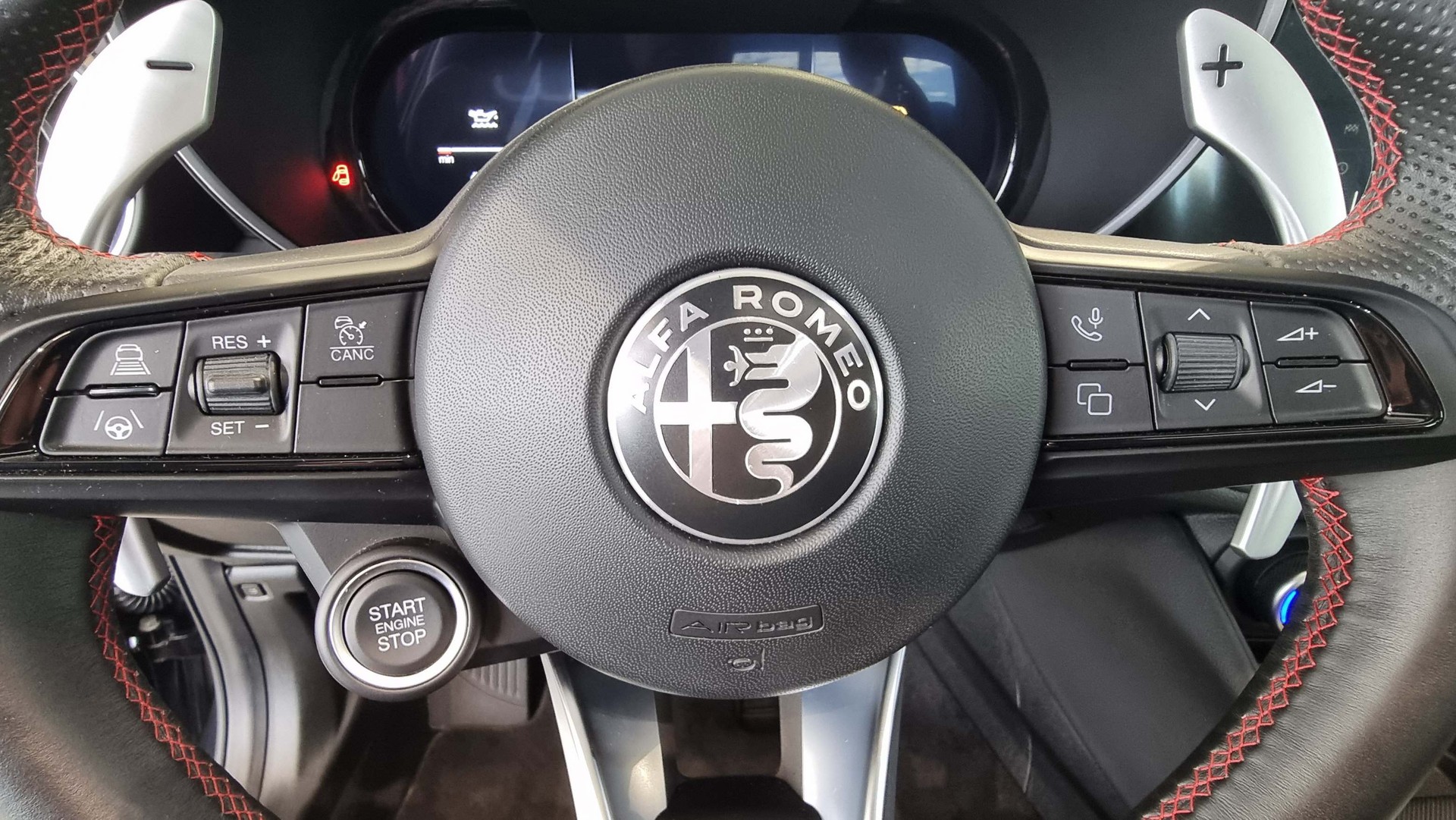 ALFA ROMEO Giulia 2.0 Q4 Competizione Sky-image-14