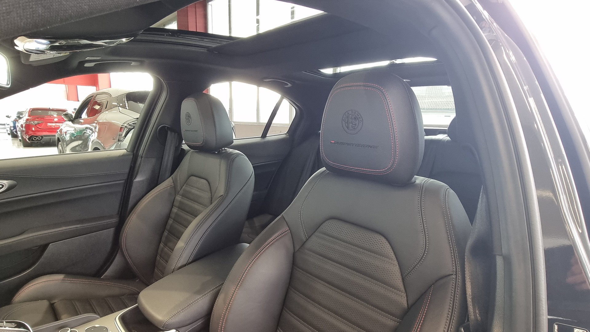 ALFA ROMEO Giulia 2.0 Q4 Competizione Sky-image-21