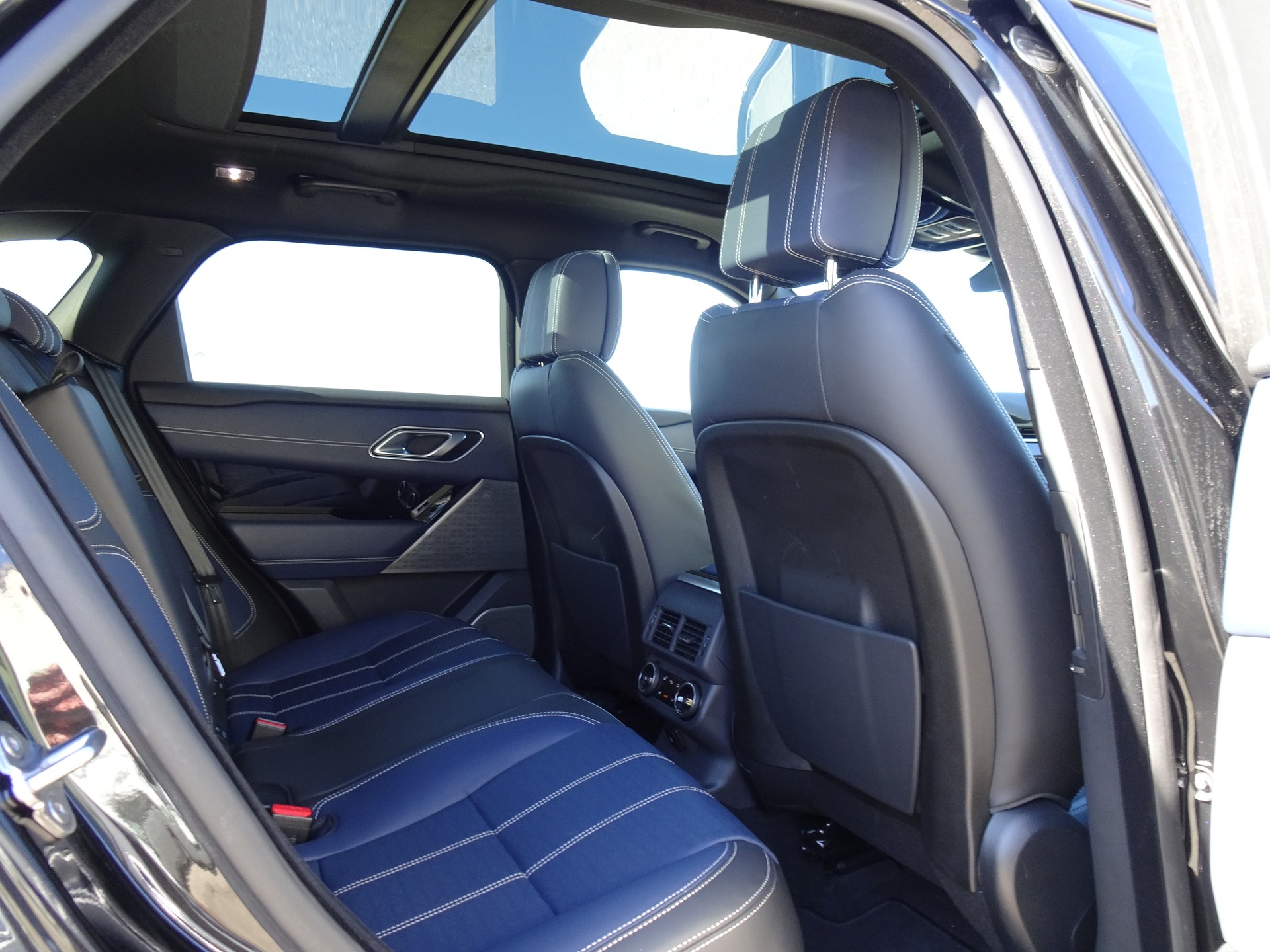 LAND ROVER Range Rover Velar R-Dynamic D 300 HSE Automatic-image-8