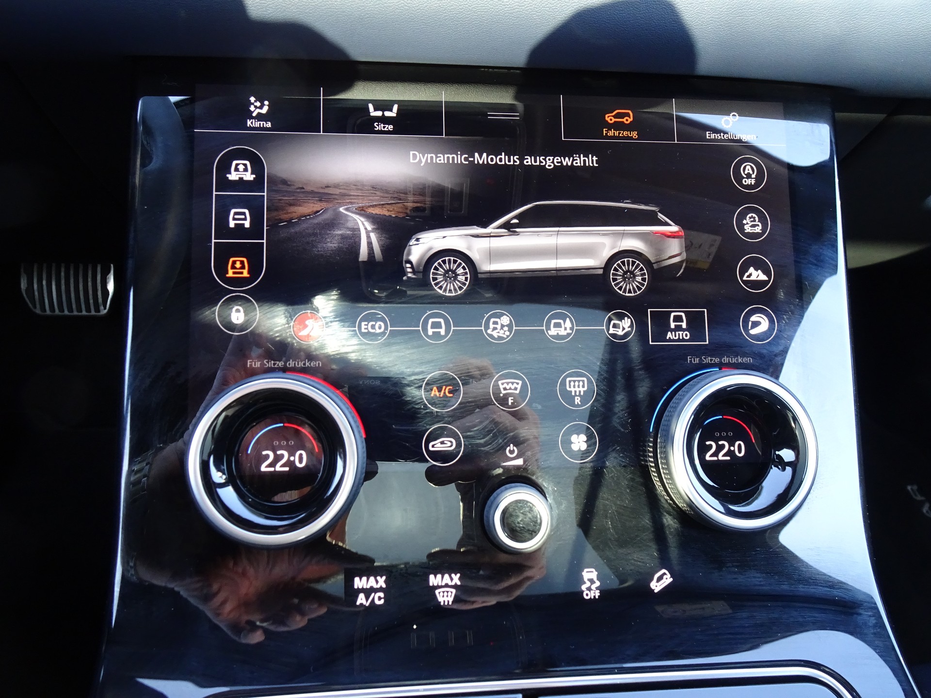 LAND ROVER Range Rover Velar R-Dynamic D 300 HSE Automatic-image-14