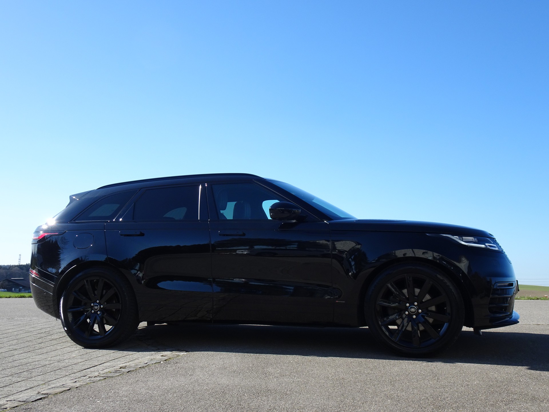 LAND ROVER Range Rover Velar R-Dynamic D 300 HSE Automatic-image-4