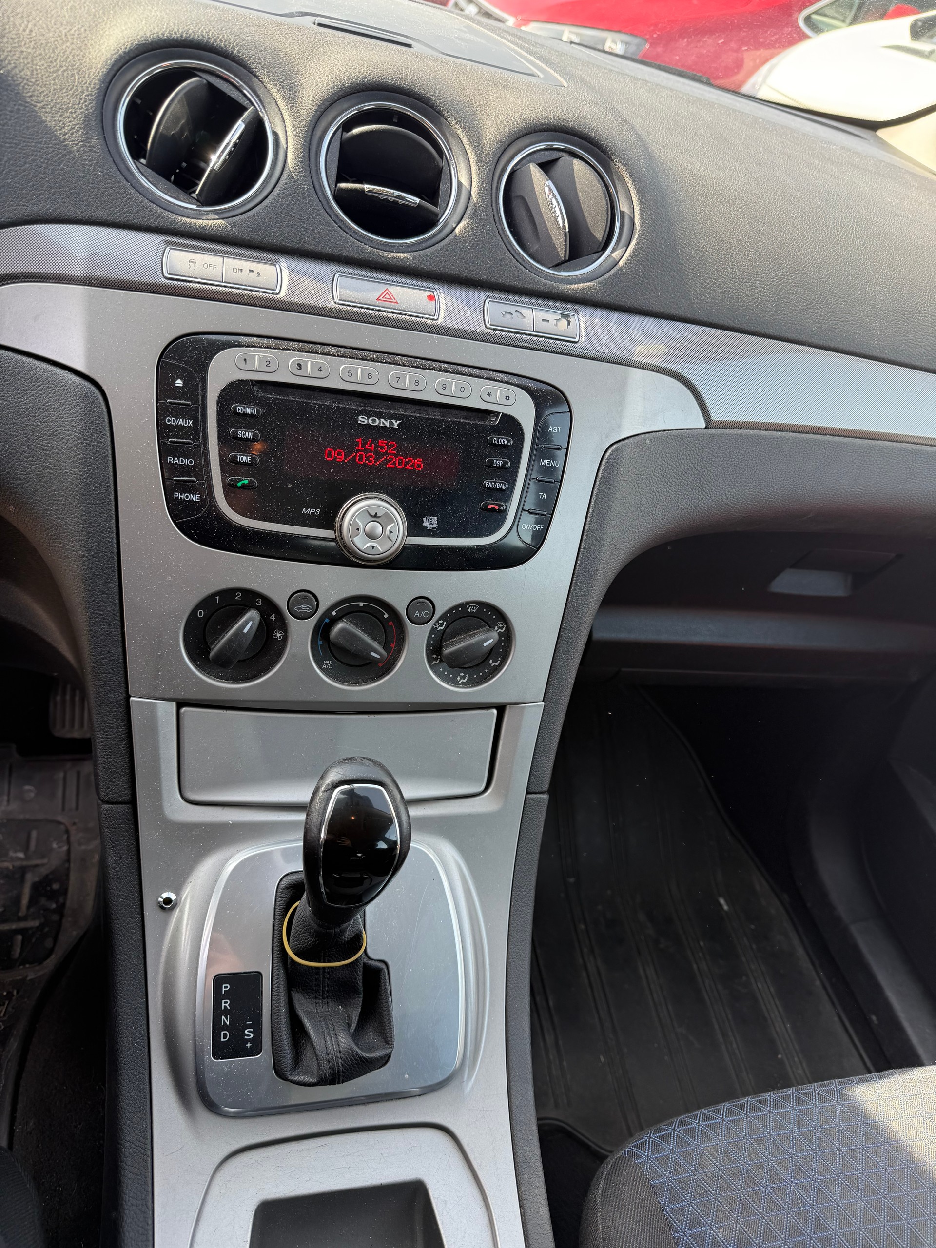 FORD S-Max 2.0 TDCi Titanium Automatic-image-6