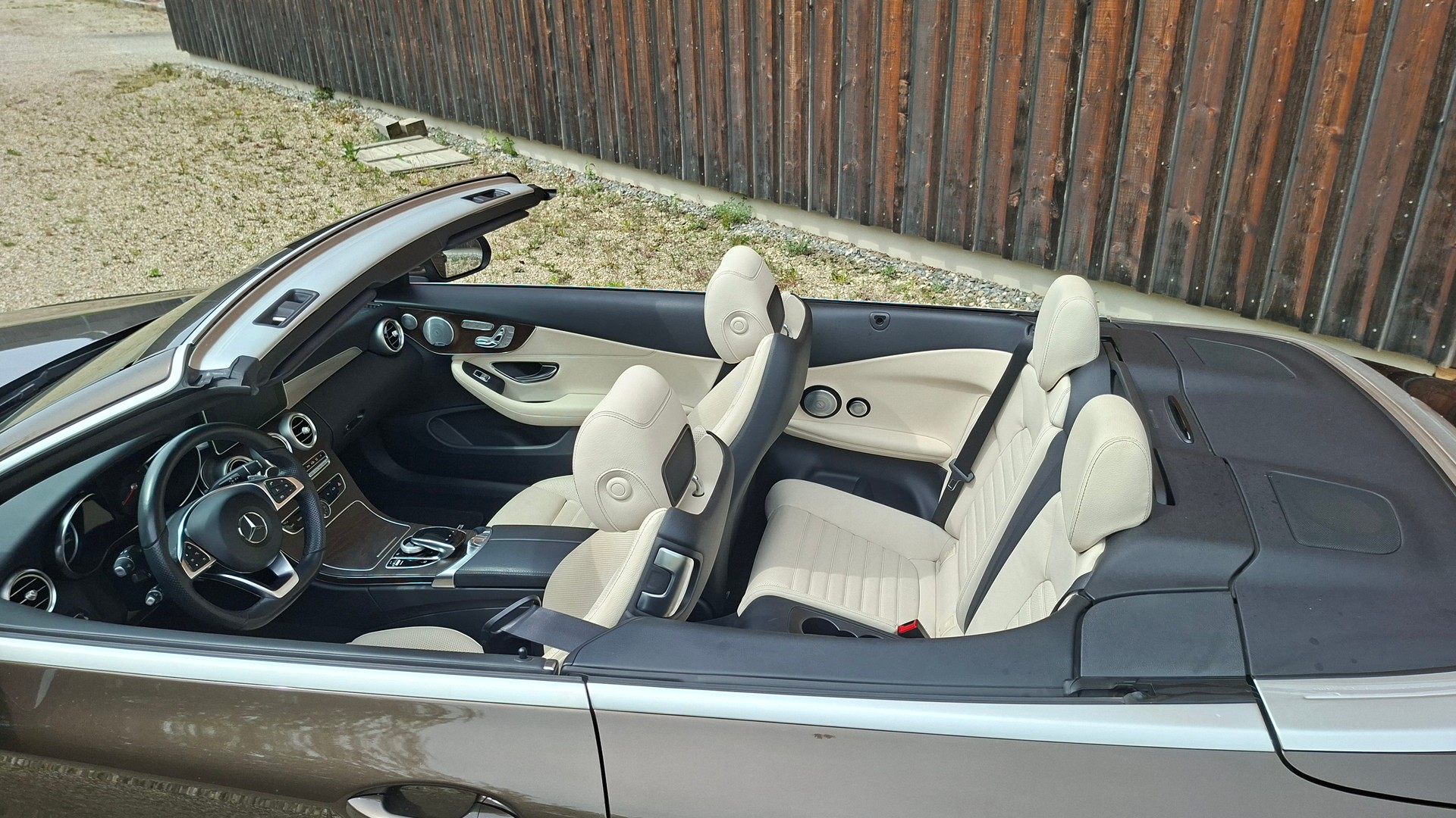MERCEDES-BENZ C 200 Cabriolet AMG Line 4Matic 9G-Tronic-image-11