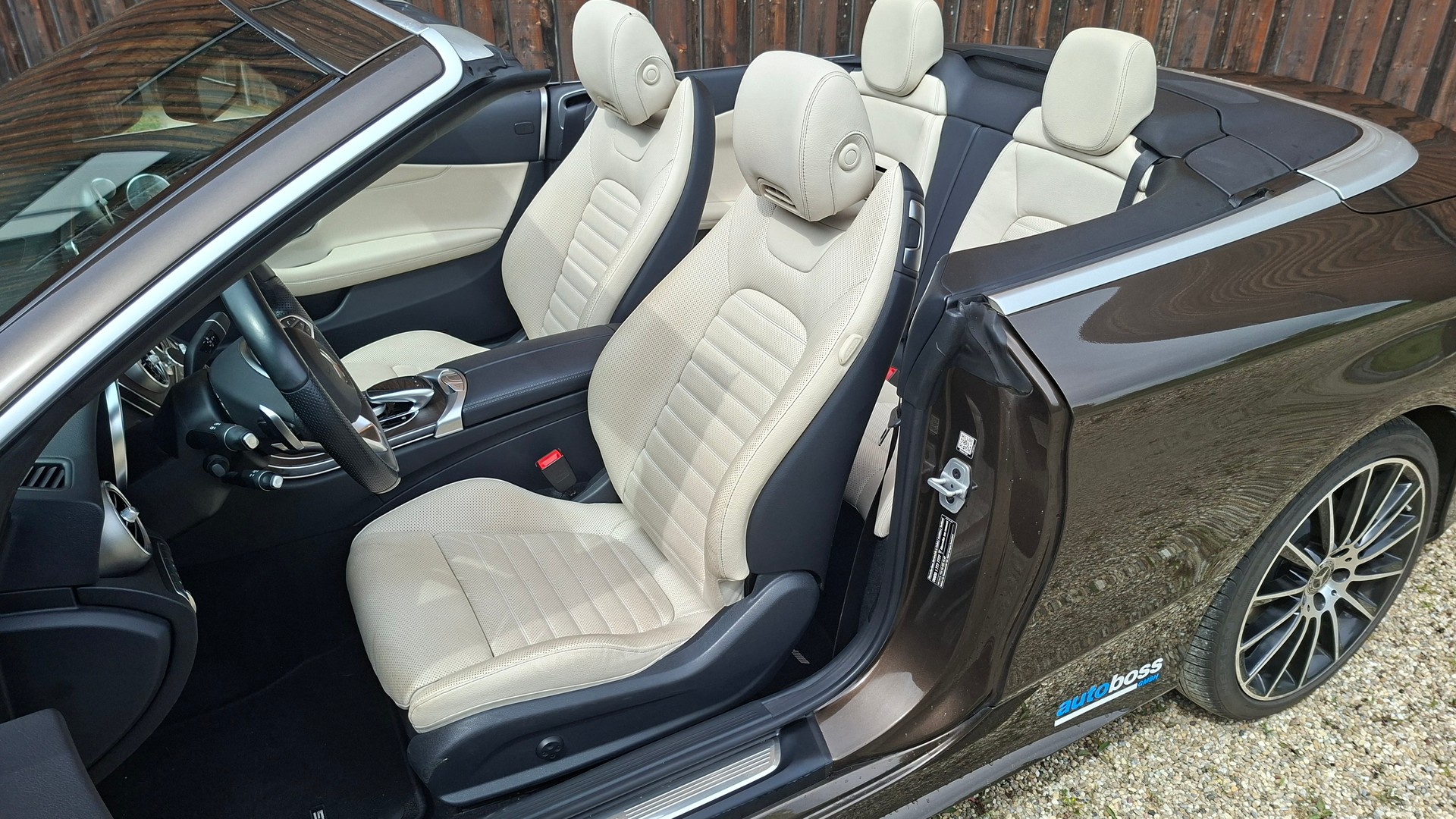 MERCEDES-BENZ C 200 Cabriolet AMG Line 4Matic 9G-Tronic-image-6