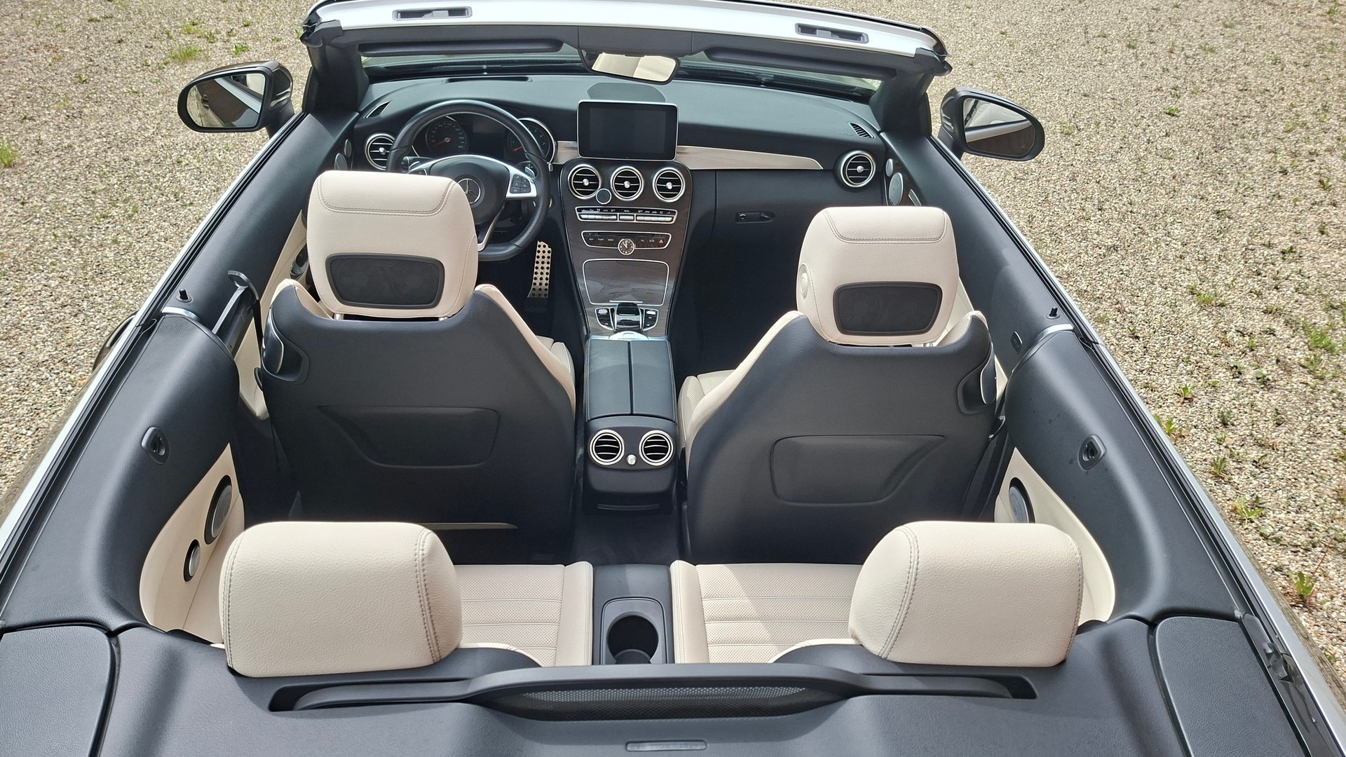 MERCEDES-BENZ C 200 Cabriolet AMG Line 4Matic 9G-Tronic-image-12