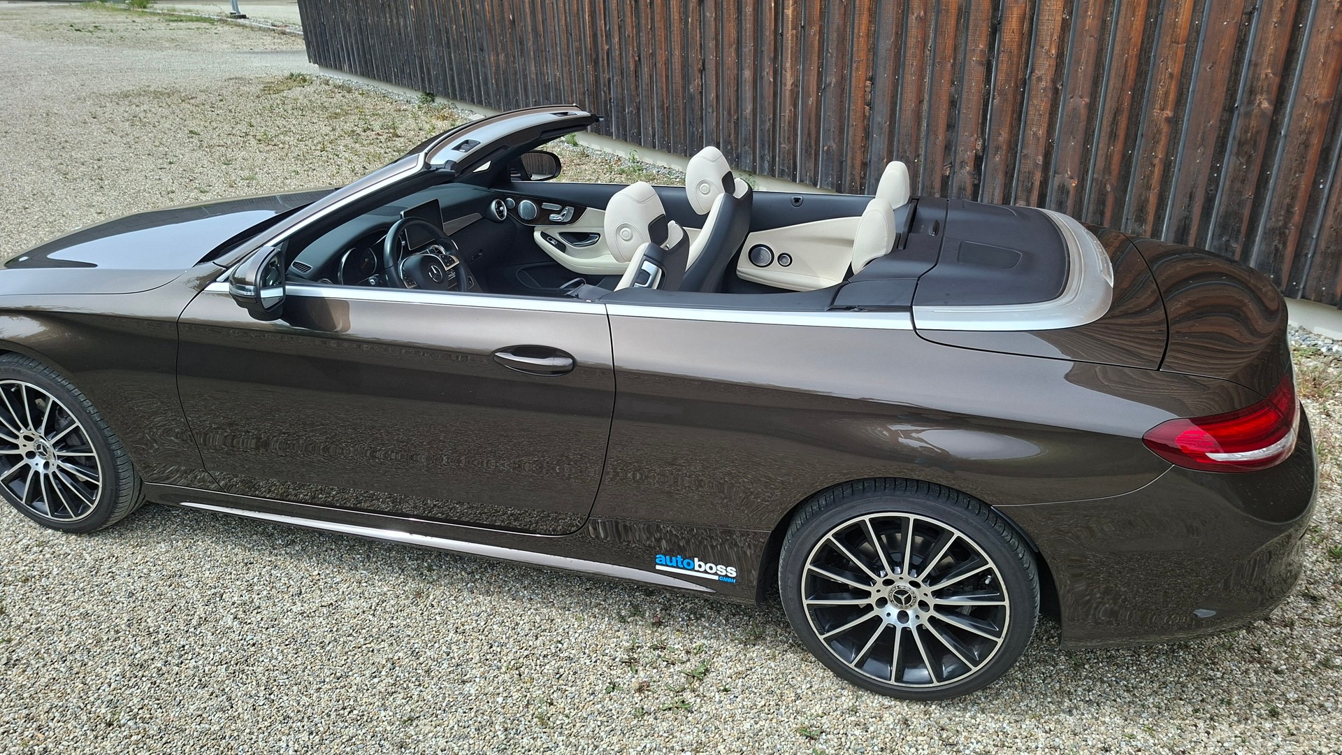 MERCEDES-BENZ C 200 Cabriolet AMG Line 4Matic 9G-Tronic-image-3