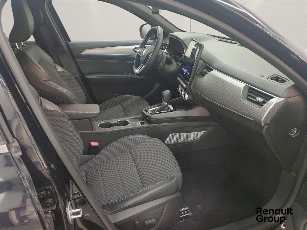 RENAULT Arkana 1.6 E-Tech techno-showroom-element-3