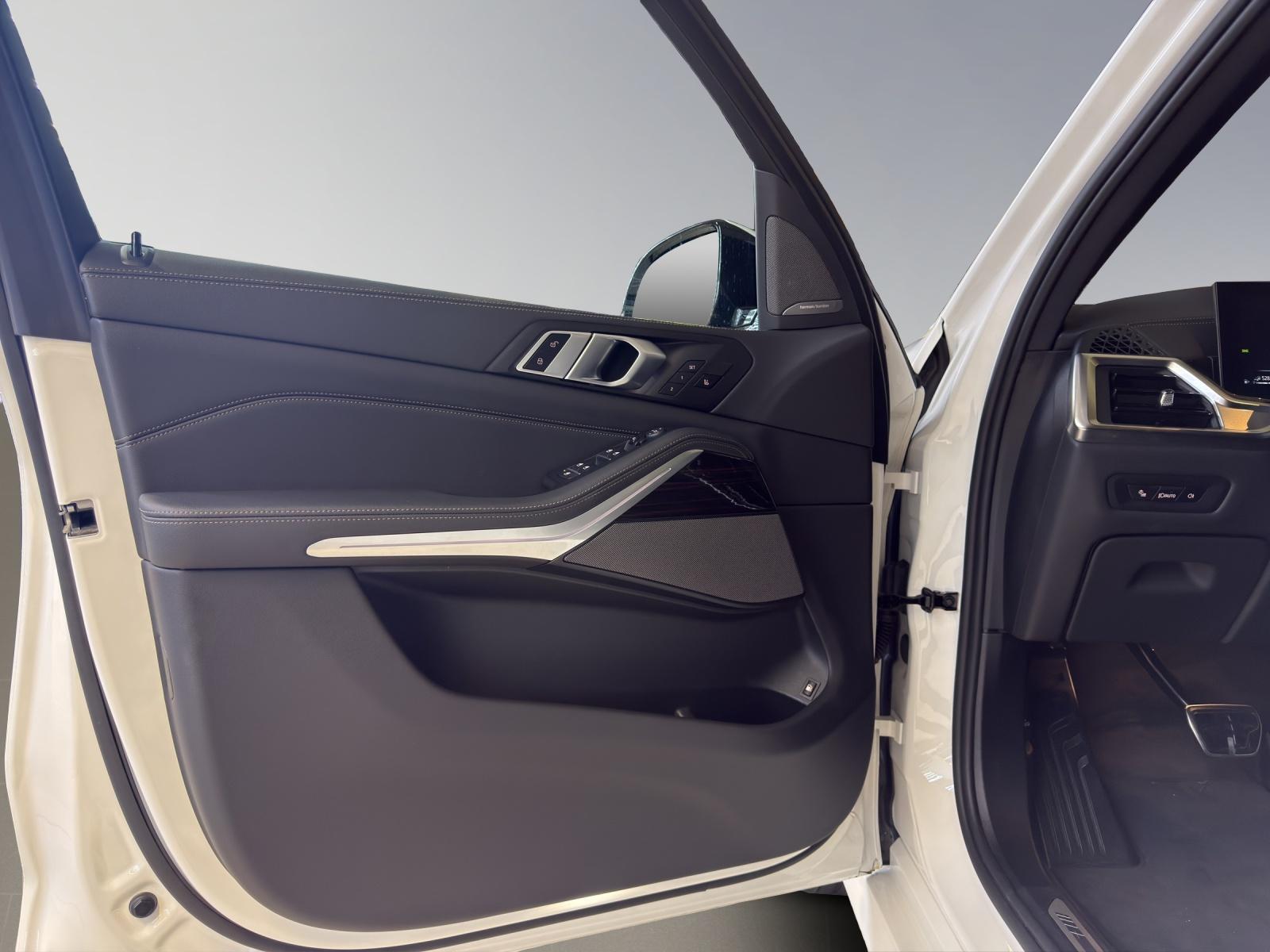 BMW X5 50e xDrive SAG-image-16