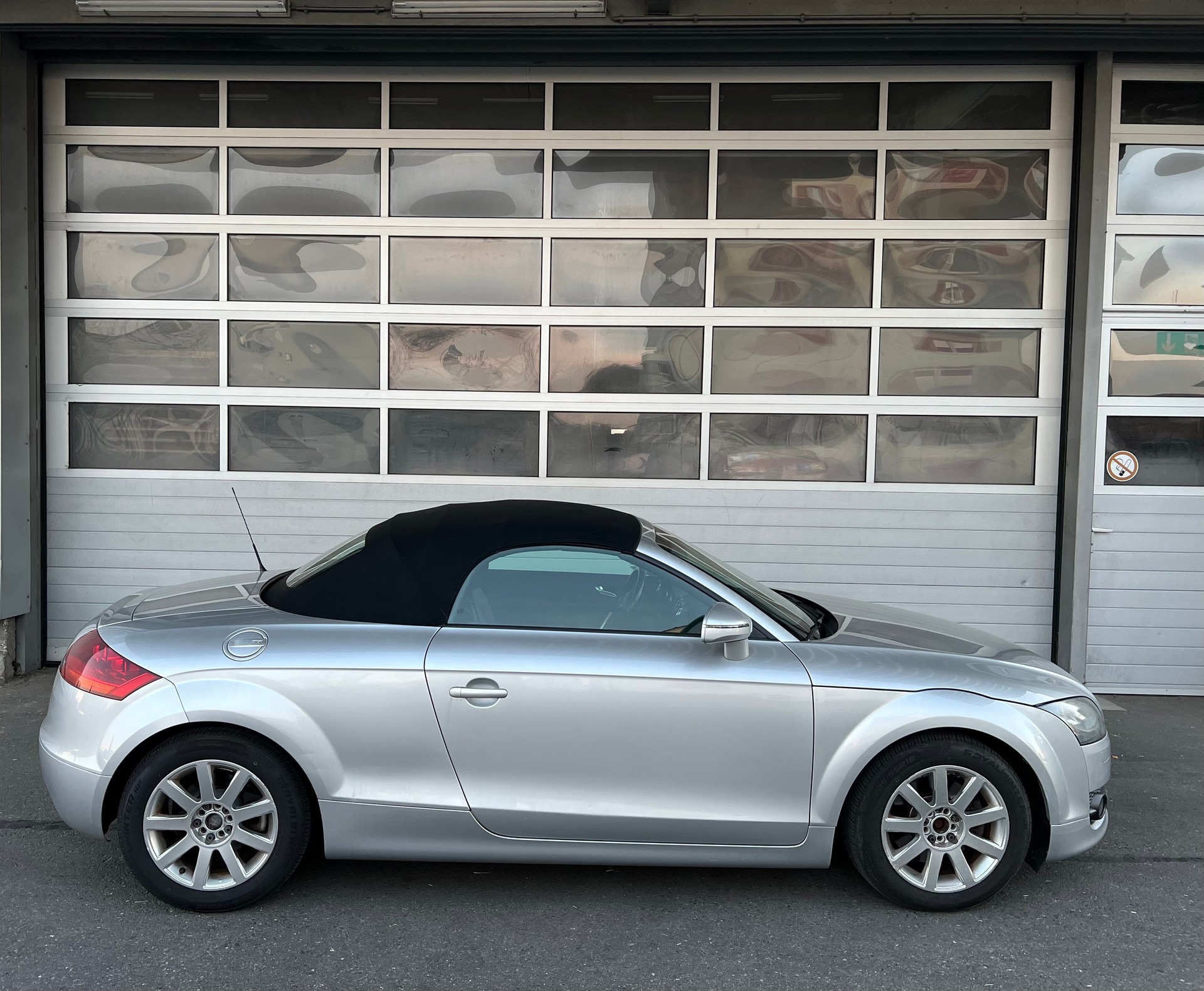 AUDI TT Roadster 2.0-image-1