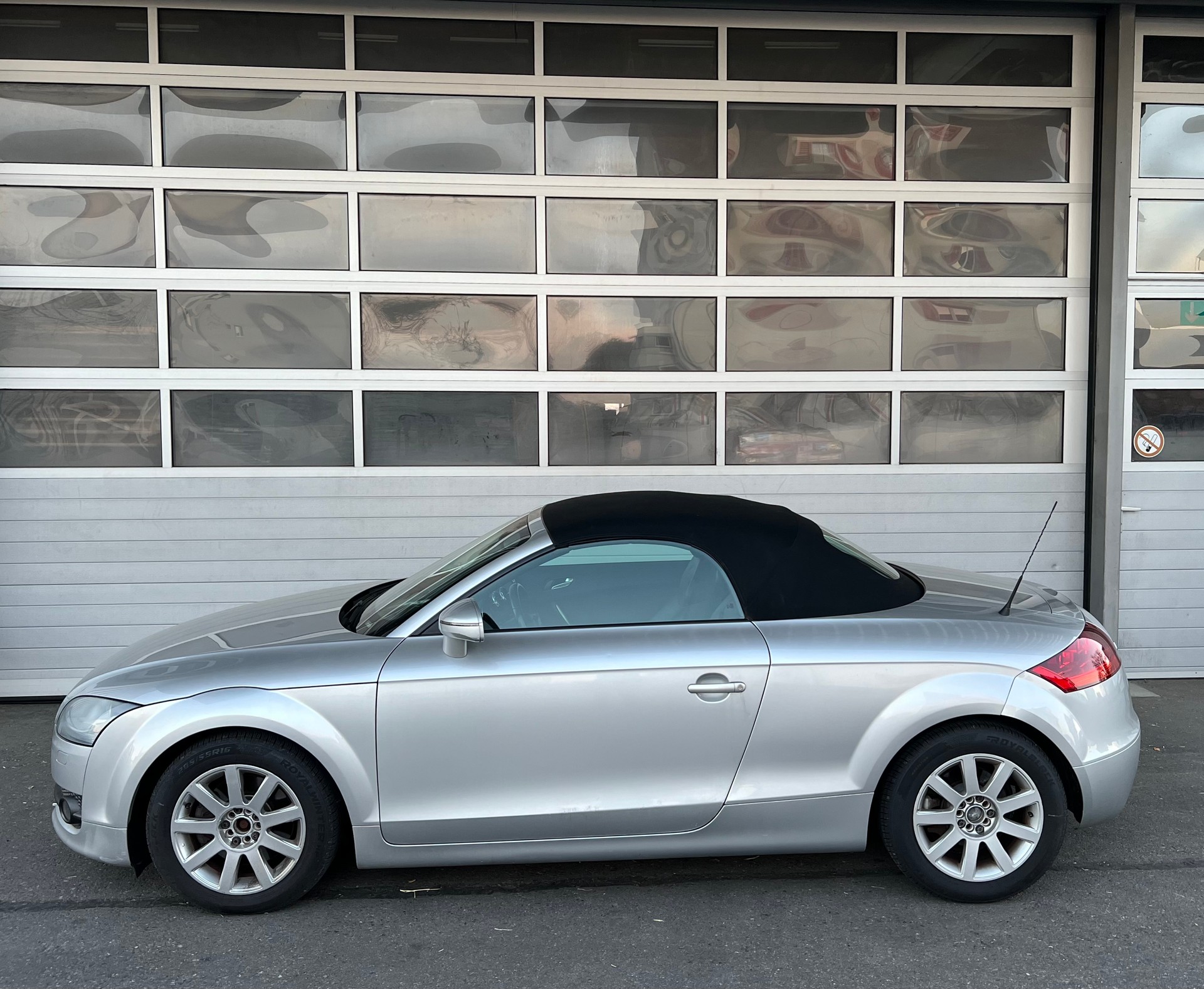 AUDI TT Roadster 2.0-image-2