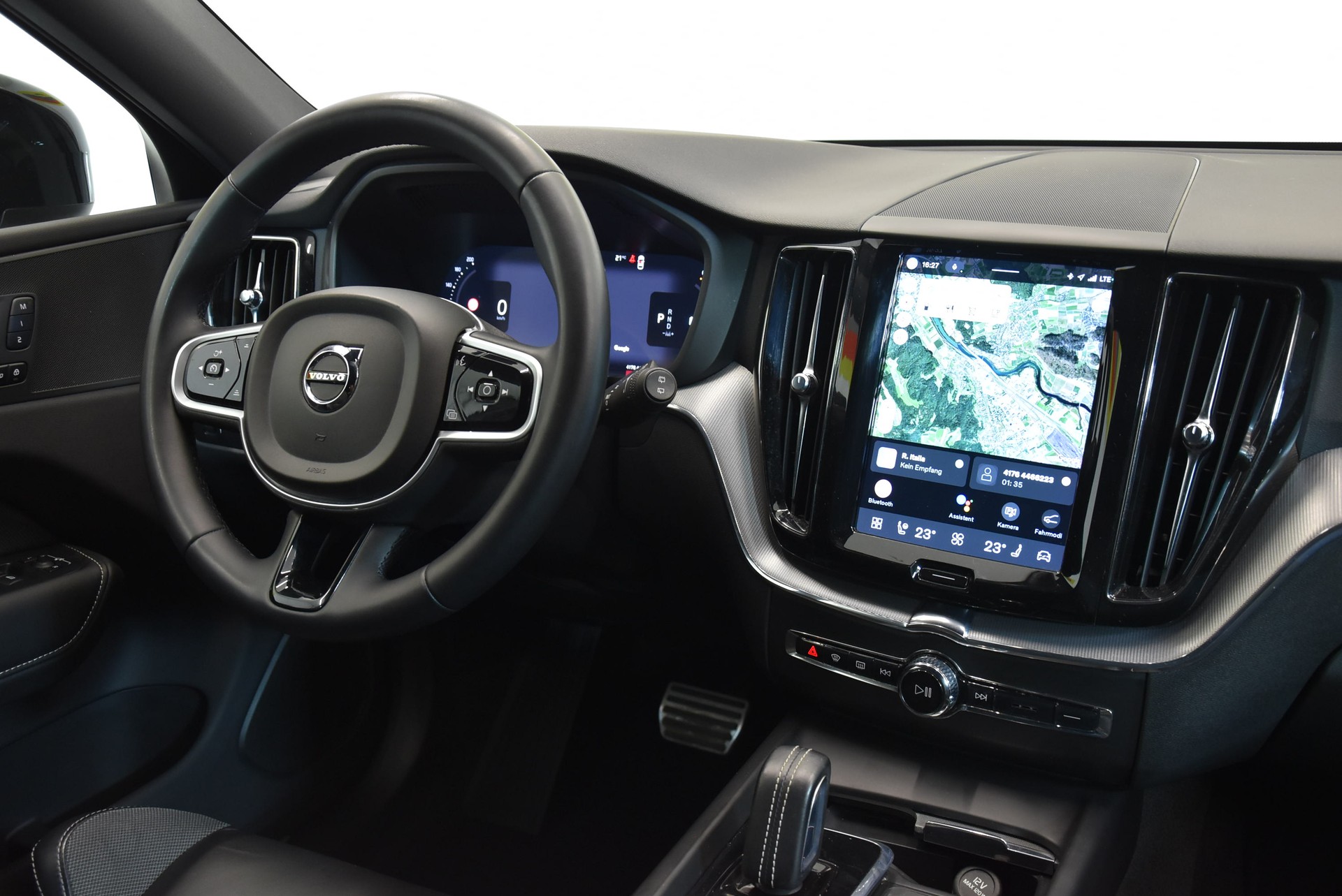 VOLVO XC60 B4 Diesel Mild Hybrid AWD R-Design Geartronic FACELIFT-image-4