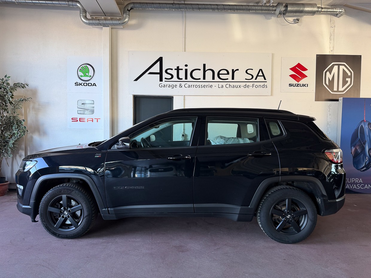 JEEP Compass 4x2 1.3 Turbo Night Eagle DKG-image-3