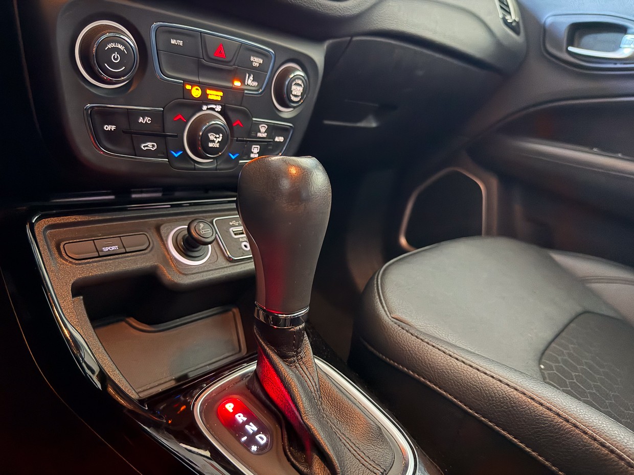 JEEP Compass 4x2 1.3 Turbo Night Eagle DKG-image-7