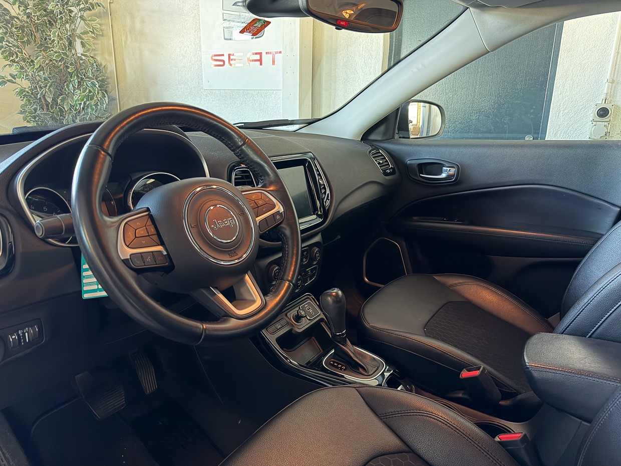 JEEP Compass 4x2 1.3 Turbo Night Eagle DKG-image-4