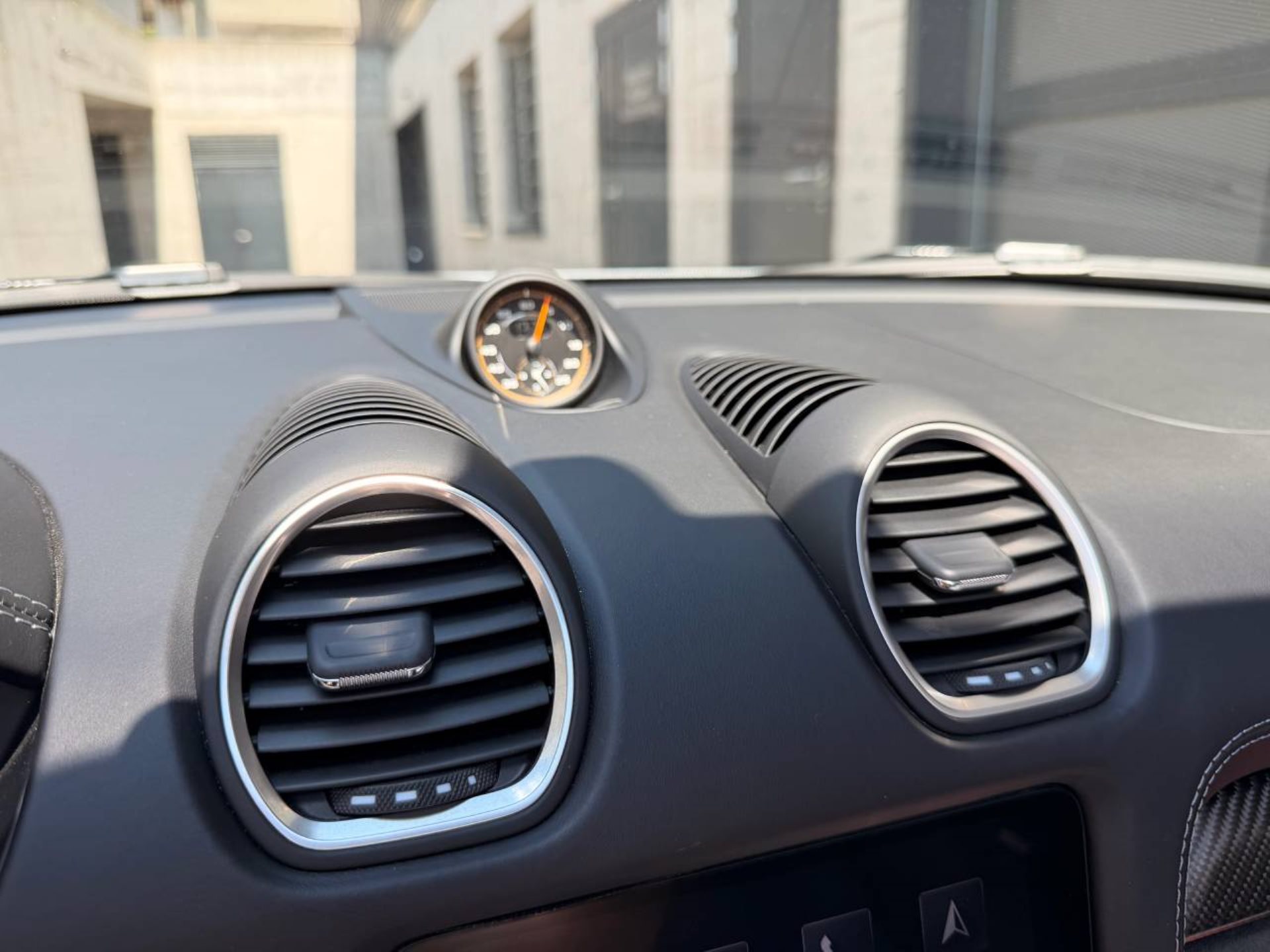 PORSCHE 718 Spyder RS-image-17