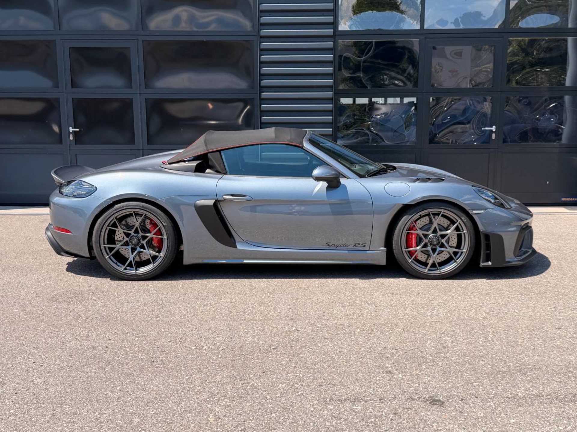 PORSCHE 718 Spyder RS-image-8