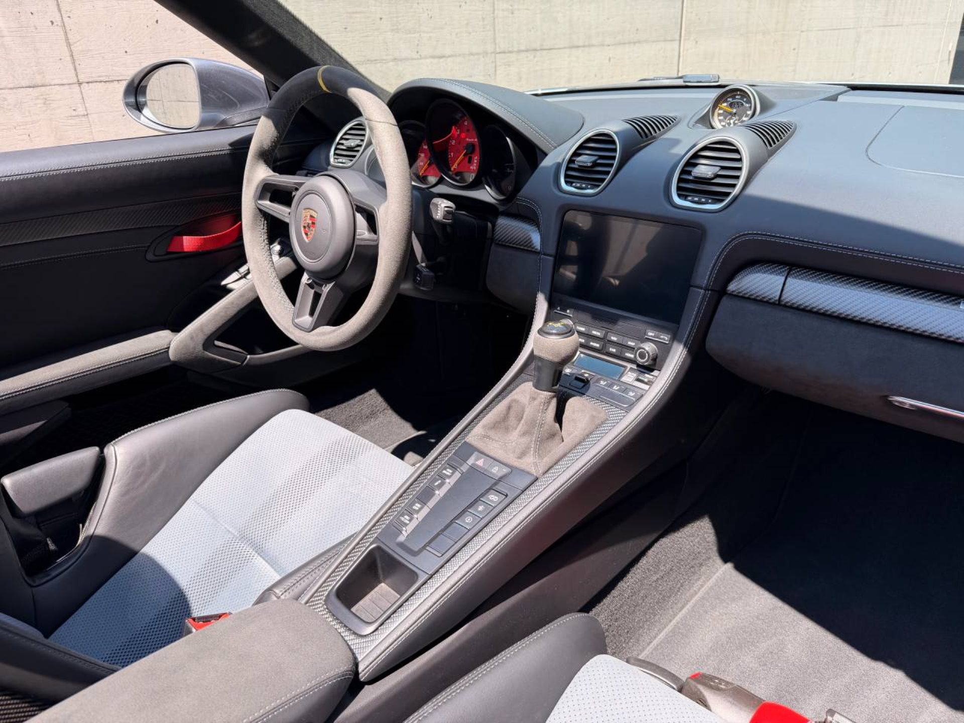 PORSCHE 718 Spyder RS-image-24