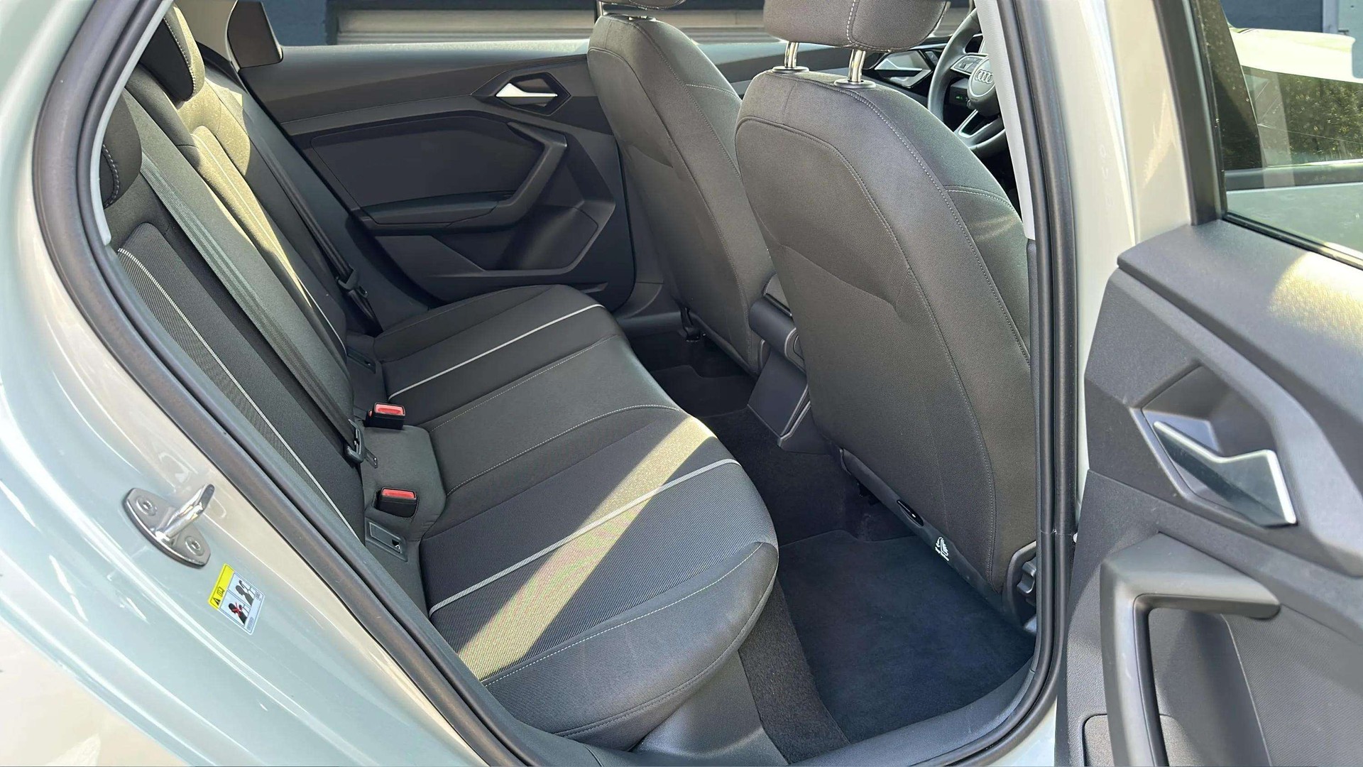 AUDI A1 Sportback 30 TFSI S-tronic Intense mit 5J Werksgarantie oder bis 100000km-image-12