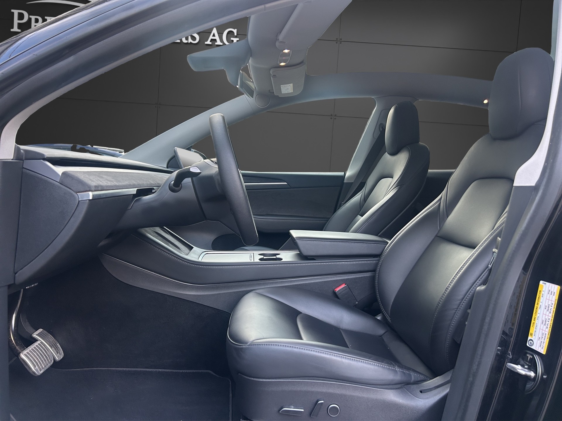 TESLA Model Y Long Range Dual Motor AWD Autopilot 3-image-5