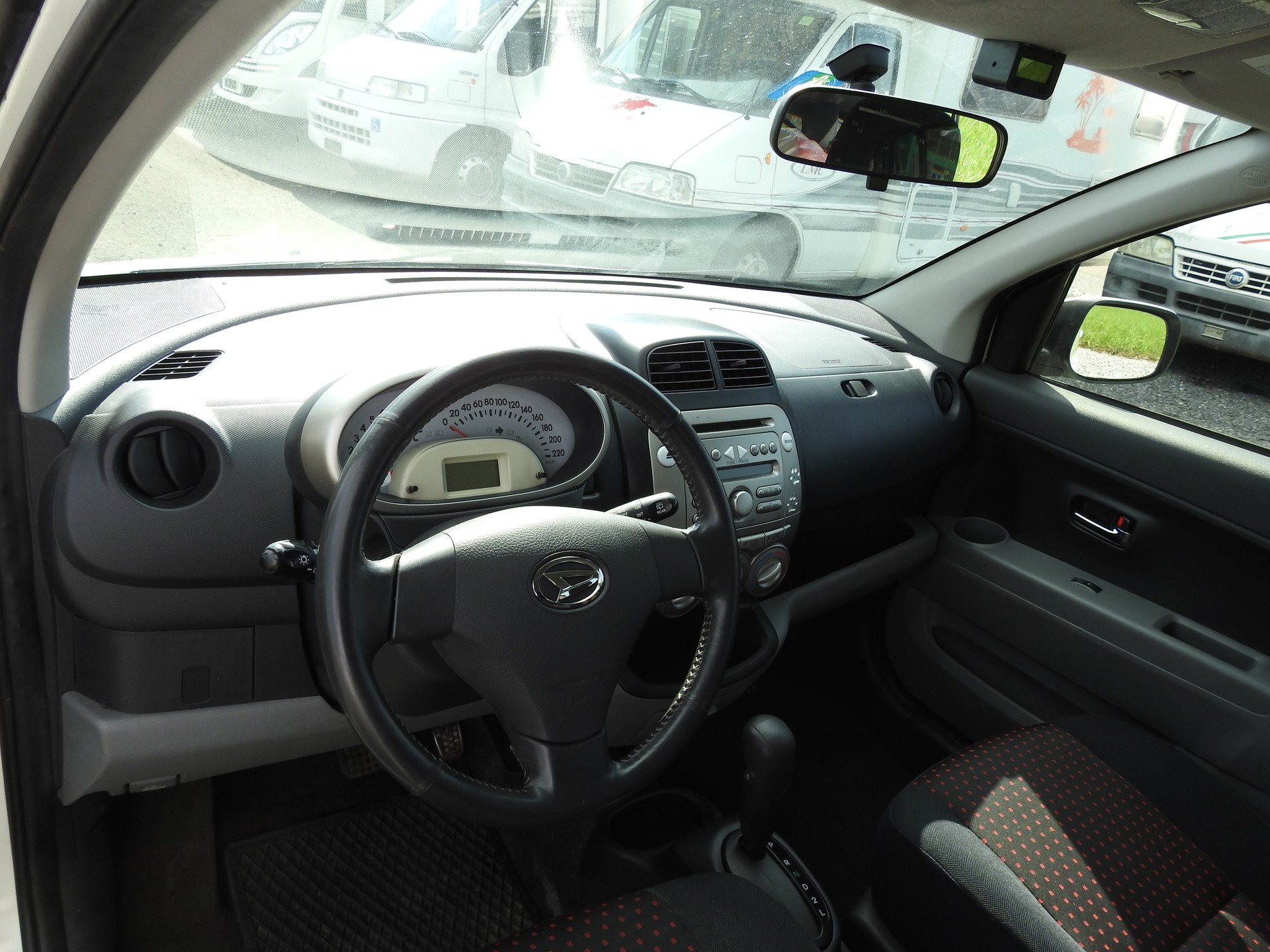 DAIHATSU Sirion 1.3 eco-4WD Automatic-image-10