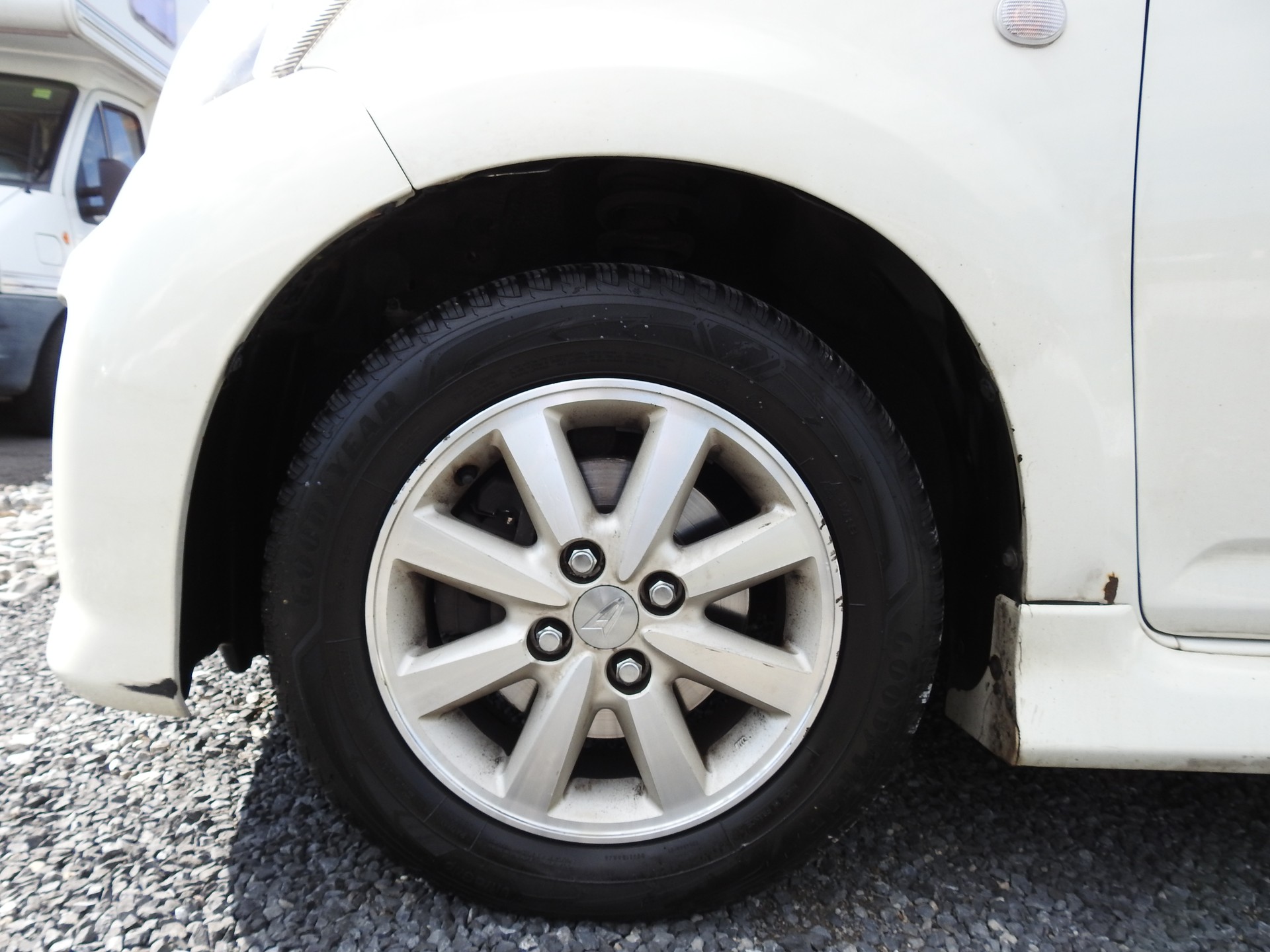 DAIHATSU Sirion 1.3 eco-4WD Automatic-image-8
