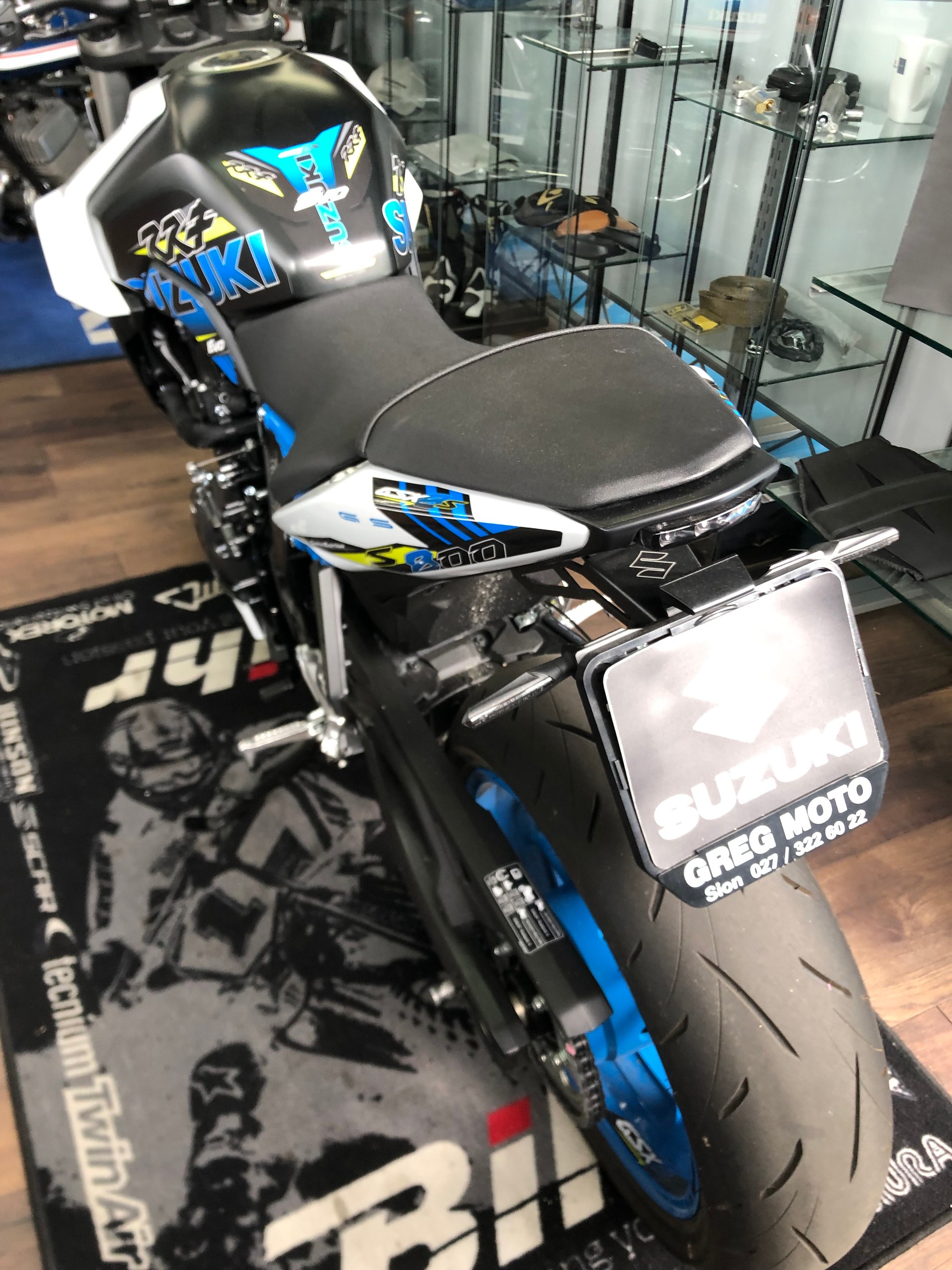 SUZUKI GSX 8 S (35kW)-image-1