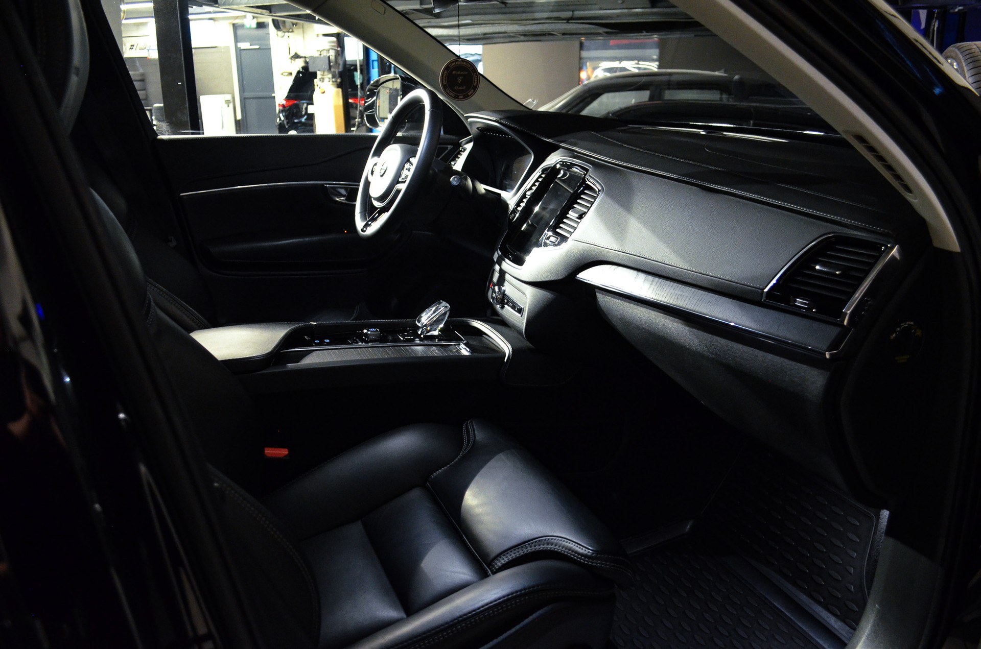 VOLVO XC90 B5 Diesel Mild Hybrid AWD Inscription Geartronic-image-15