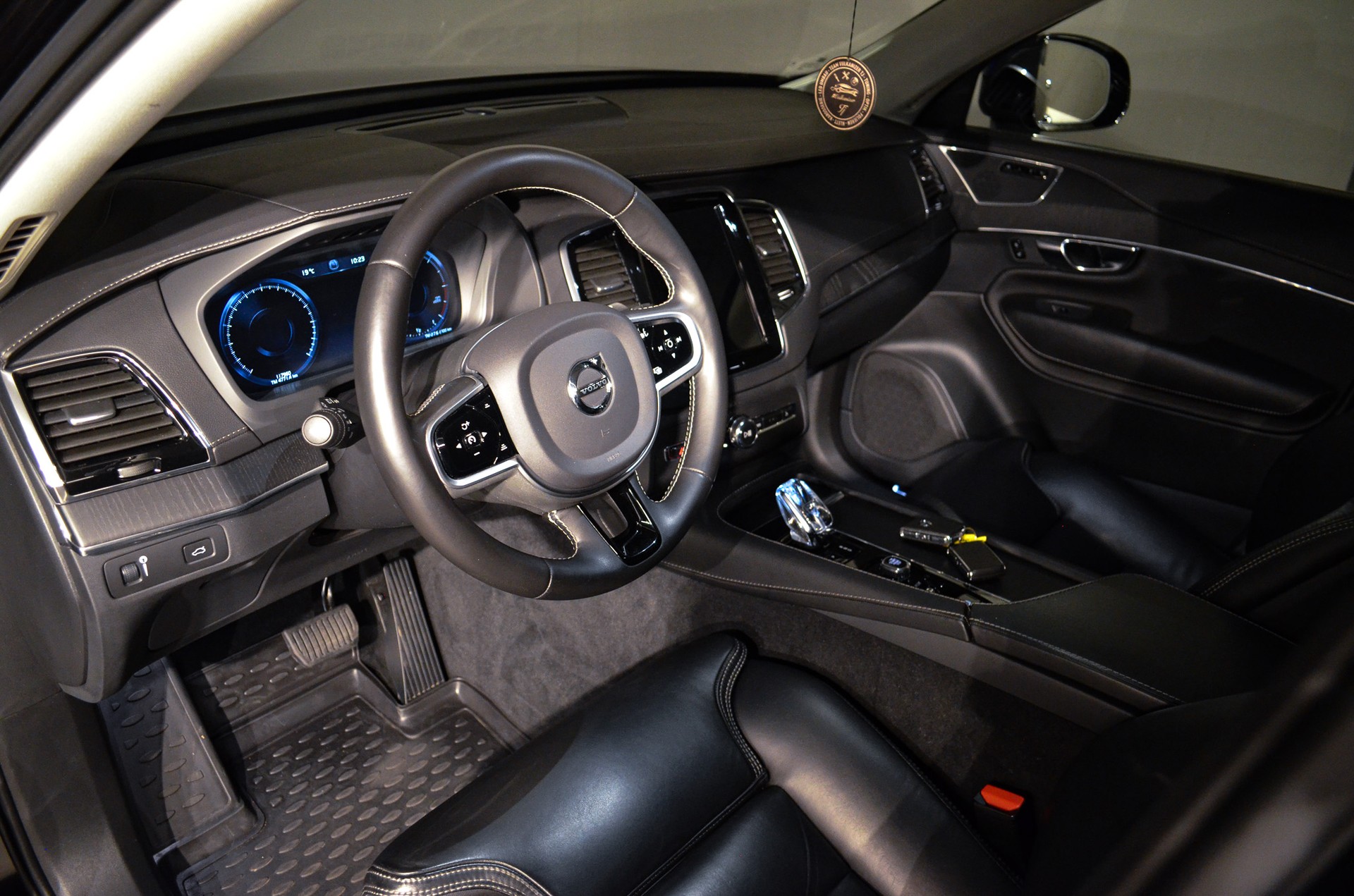 VOLVO XC90 B5 Diesel Mild Hybrid AWD Inscription Geartronic-image-17