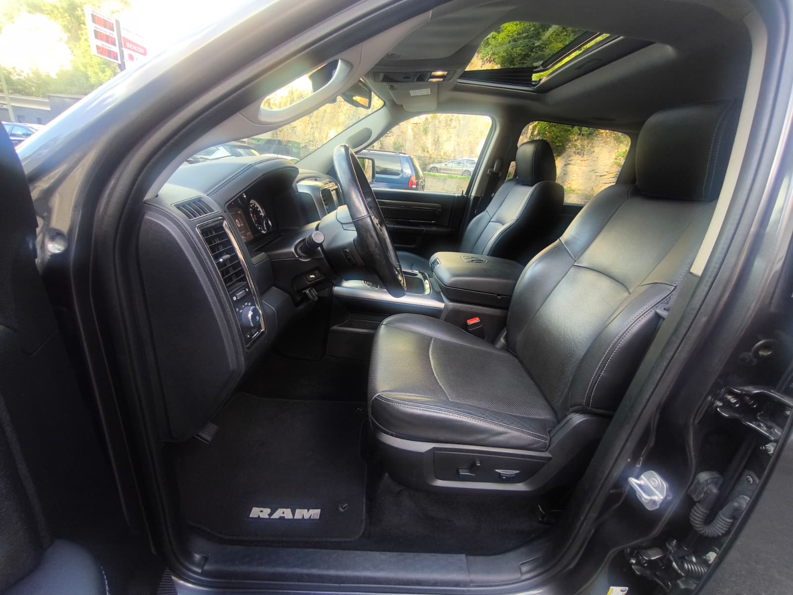 DODGE Ram 1500 Sport 5.7L V8-image-20
