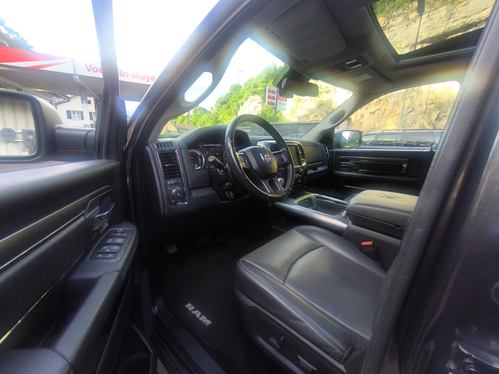 DODGE Ram 1500 Sport 5.7L V8-image-21