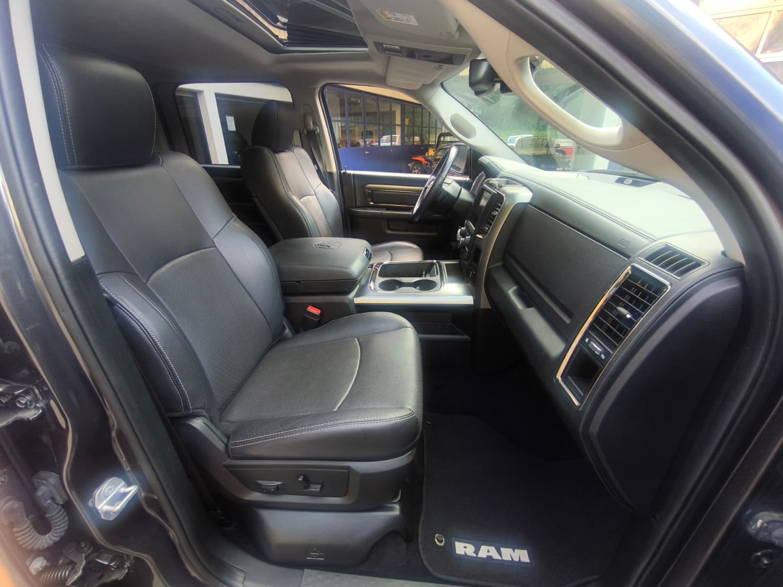 DODGE Ram 1500 Sport 5.7L V8-image-27