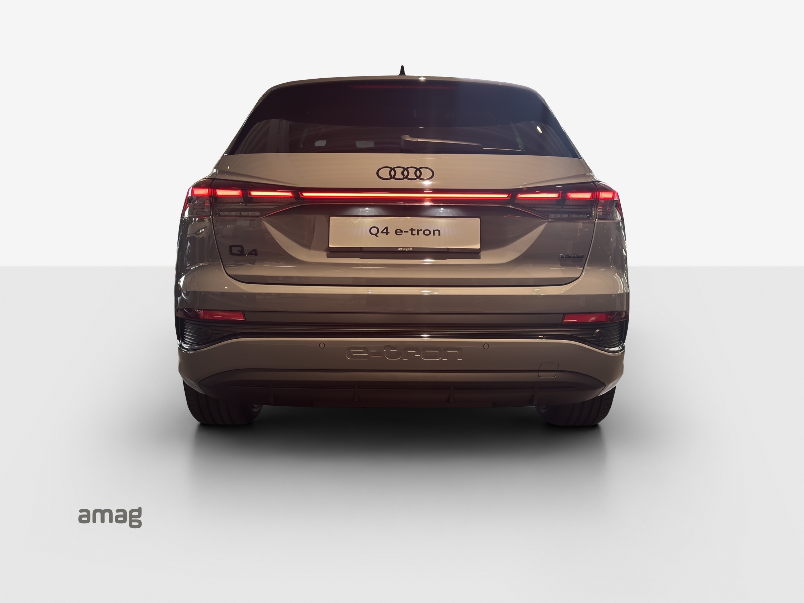 AUDI Q4 e-tron 45 Edition Swiss Ski quattro-image-3