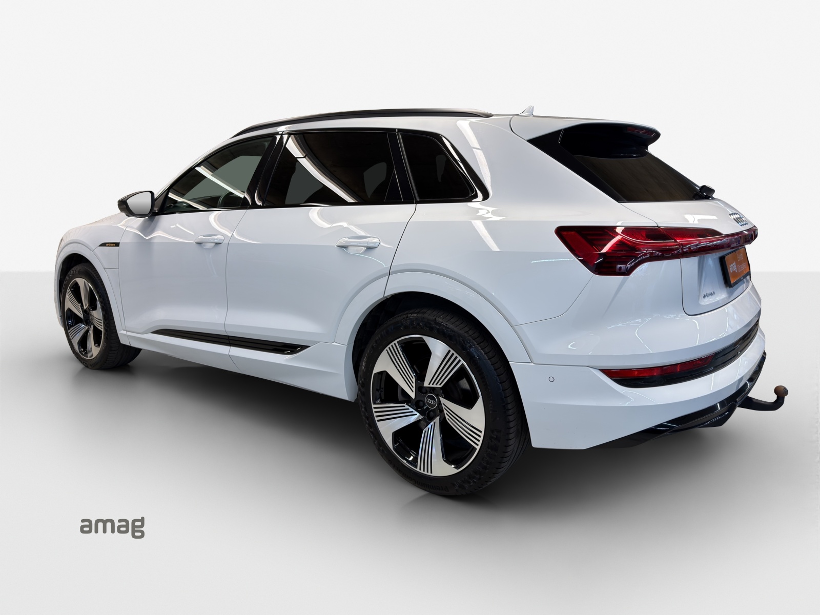 AUDI e-tron 55 S Line quattro-showroom-element-2
