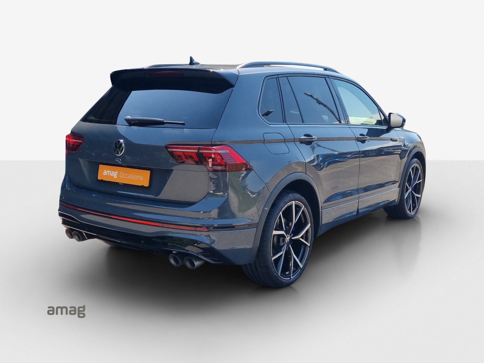 VW Tiguan 2.0TSI R 4Motion DSG-image-4