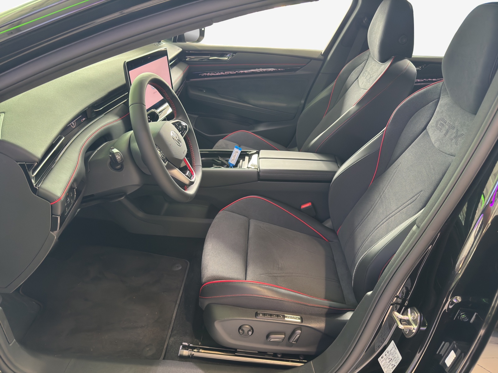 VW ID.7 Tourer GTX 86 kWh GTX United 4 Motion-image-7